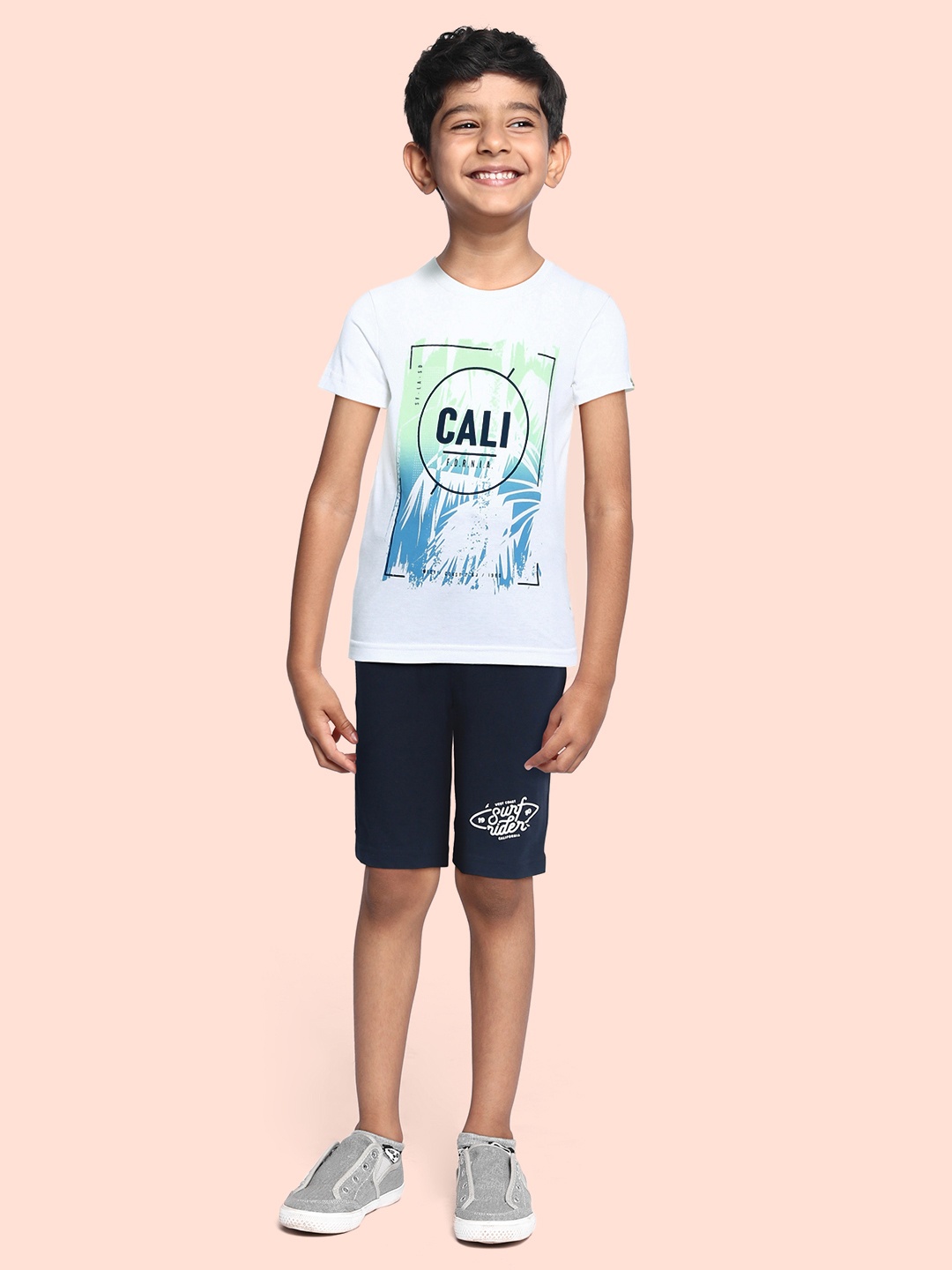 

Gini and Jony Boys White & Navy Blue Pure Cotton Printed T-shirt with Shorts