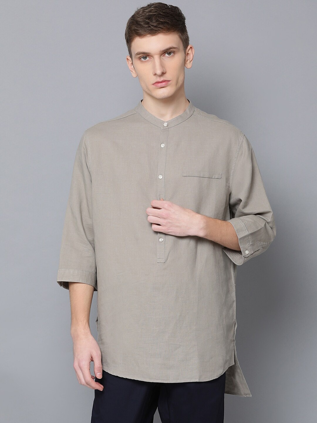 

Antony Morato Men Grey Slim Fit Solid Casual Shirt