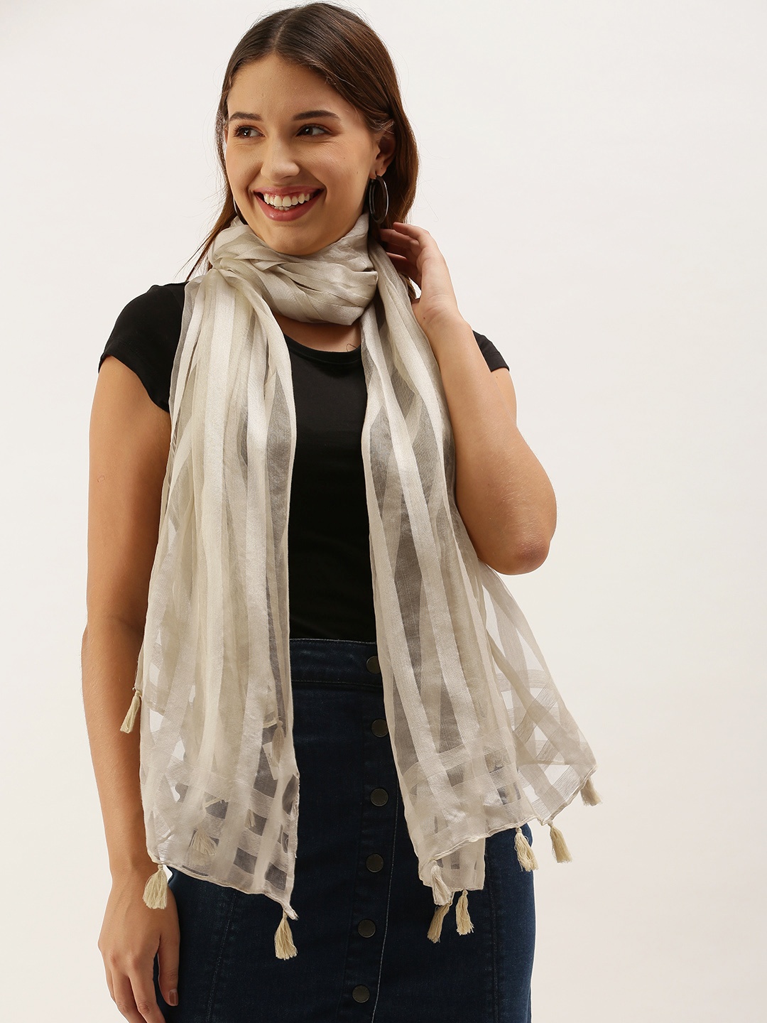 

DressBerry Women Grey Striped Scarf