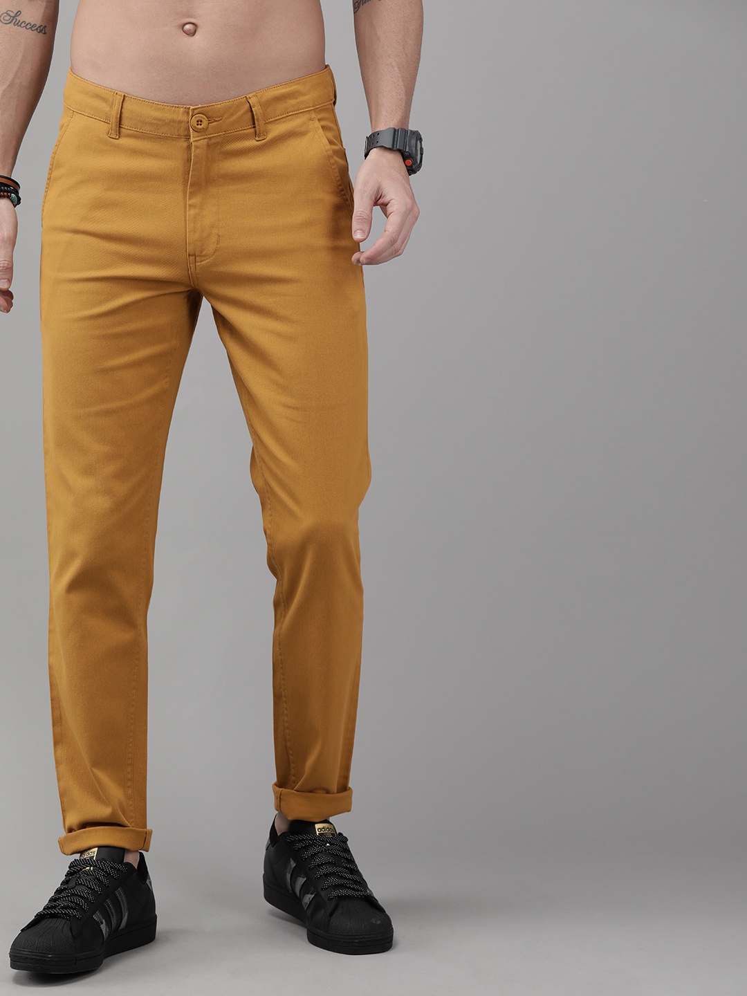 

Roadster Men Brown Regular Fit Solid Chinos