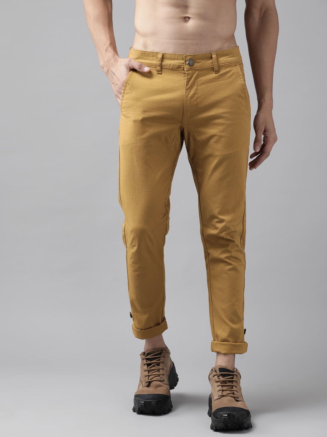 

Roadster X Discovery Adventures Men Dark Khaki Solid Chinos