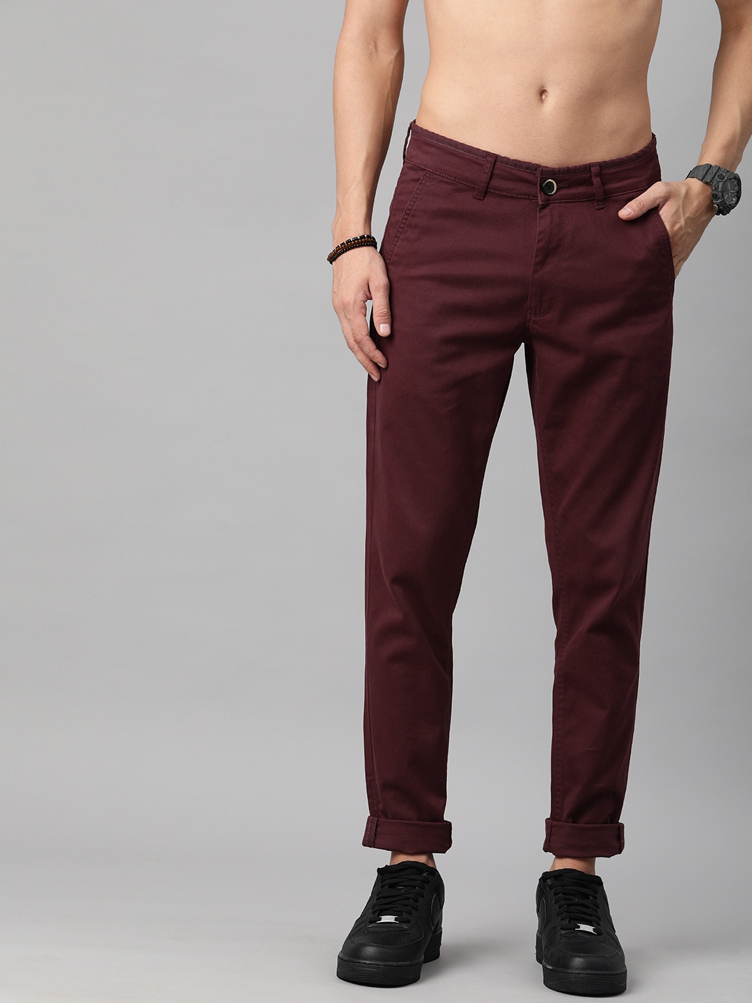 

Roadster Men Burgundy Solid Chinos Trousers