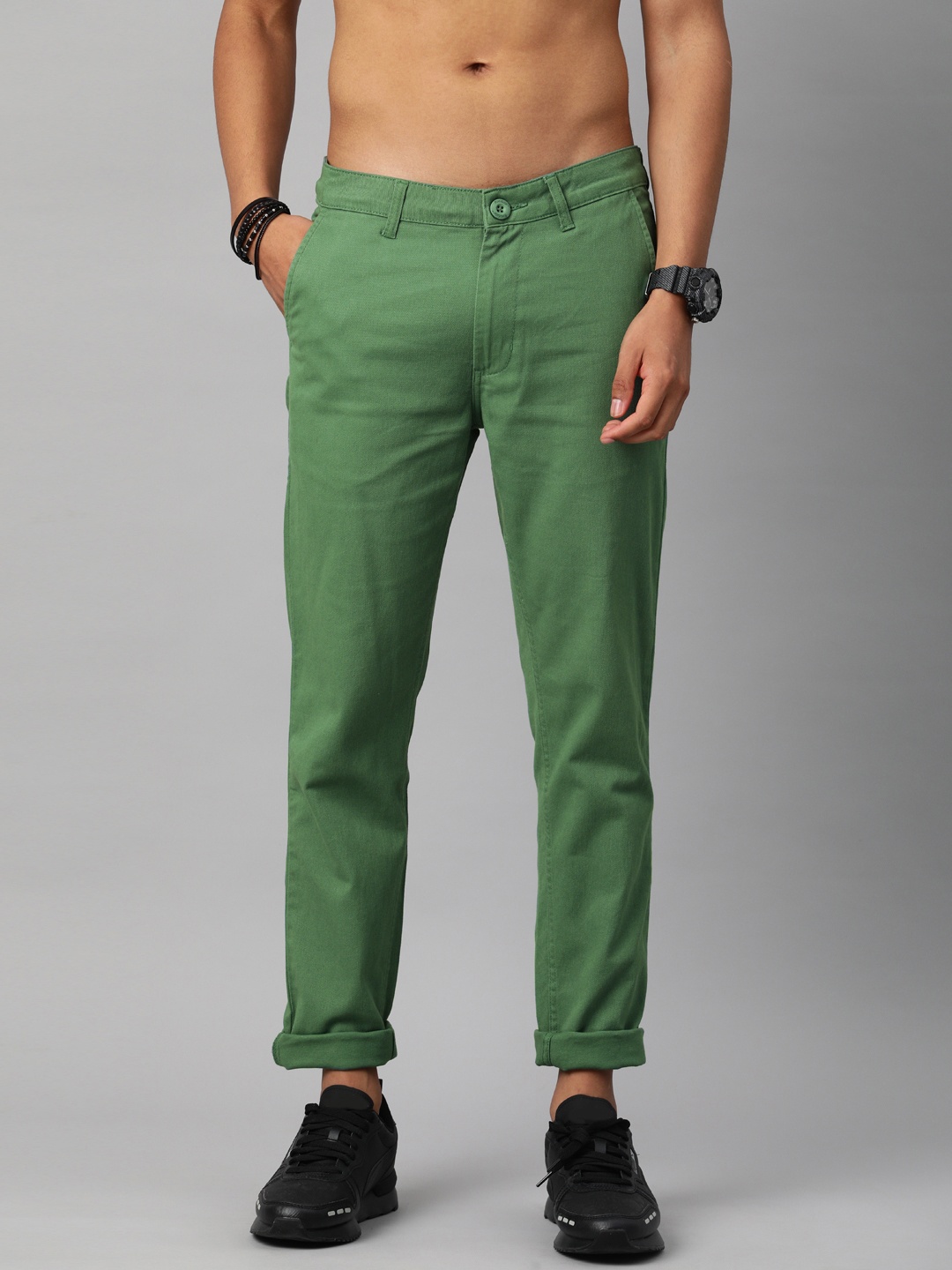 

Roadster Men Green Solid Regular Trousers