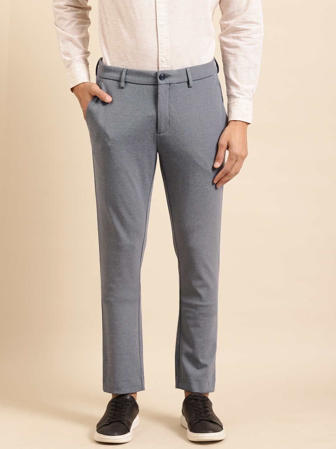 

United Colors of Benetton Men Grey Slim Fit Solid Knitted Trousers