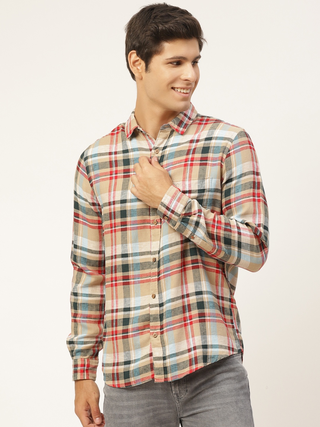 

United Colors of Benetton Men Beige & Red Slim Fit Twill Weave Tartan Checks Casual Shirt