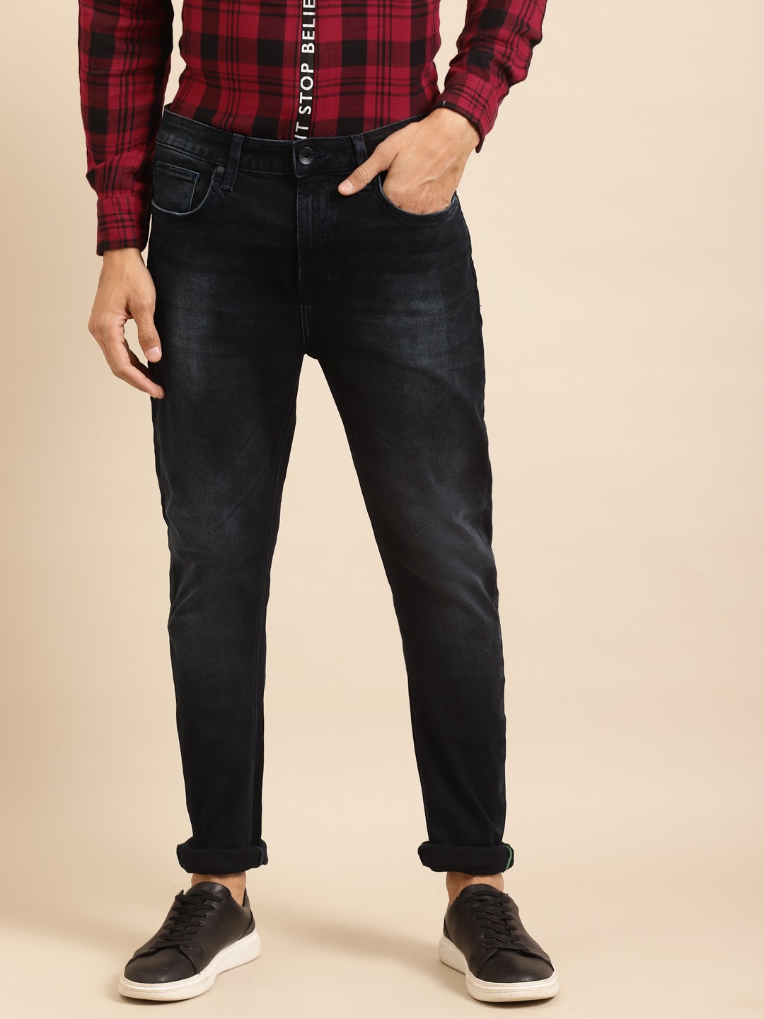 

United Colors of Benetton Men Charcoal Grey Carrot Fit Mid-Rise Stretchable Jeans