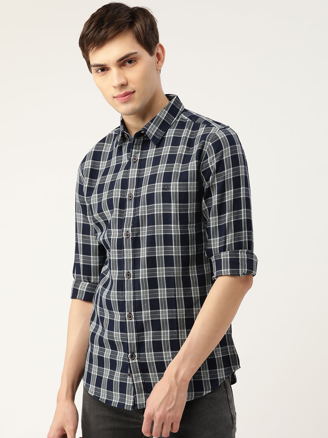 

United Colors of Benetton Men Navy Blue & White Slim Fit Checked Casual Shirt