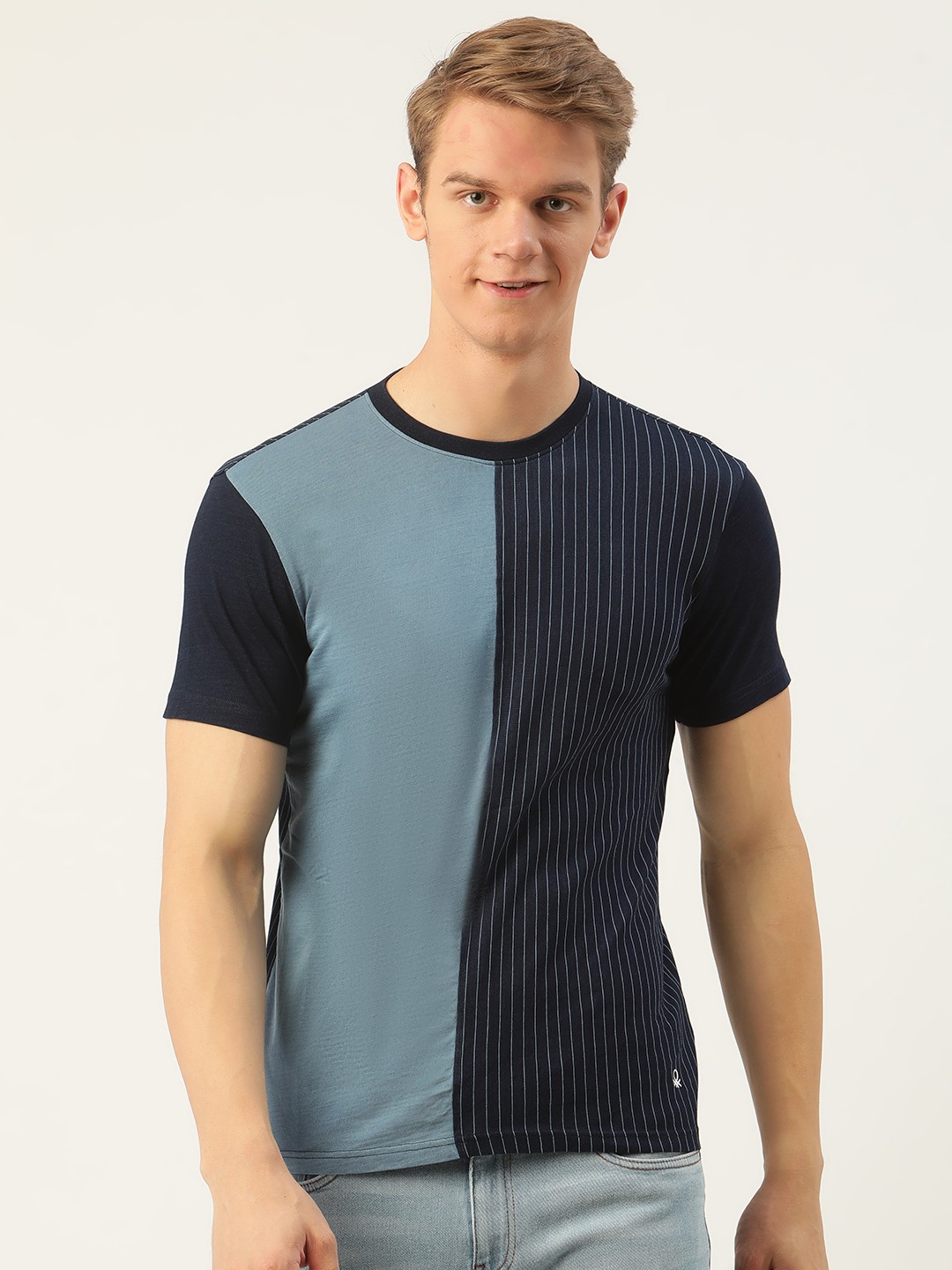 

United Colors of Benetton Men Blue Striped Pure Cotton Round Neck T-shirt