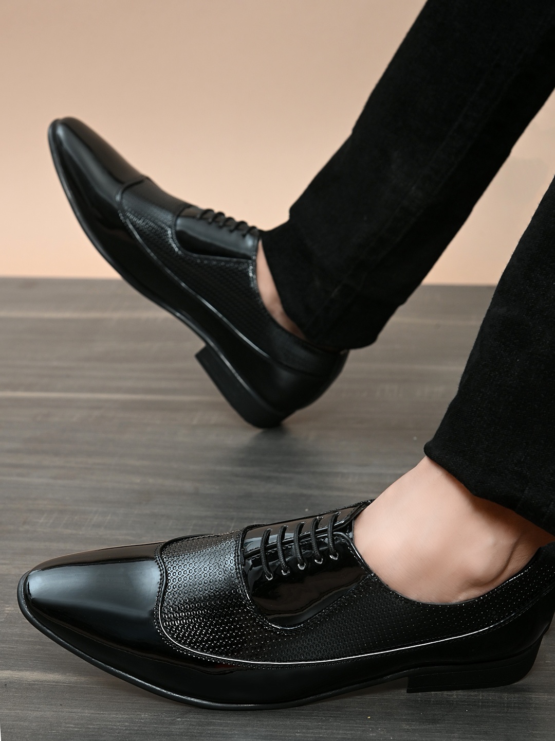 

San Frissco Men Black Solid Leather Formal Oxfords