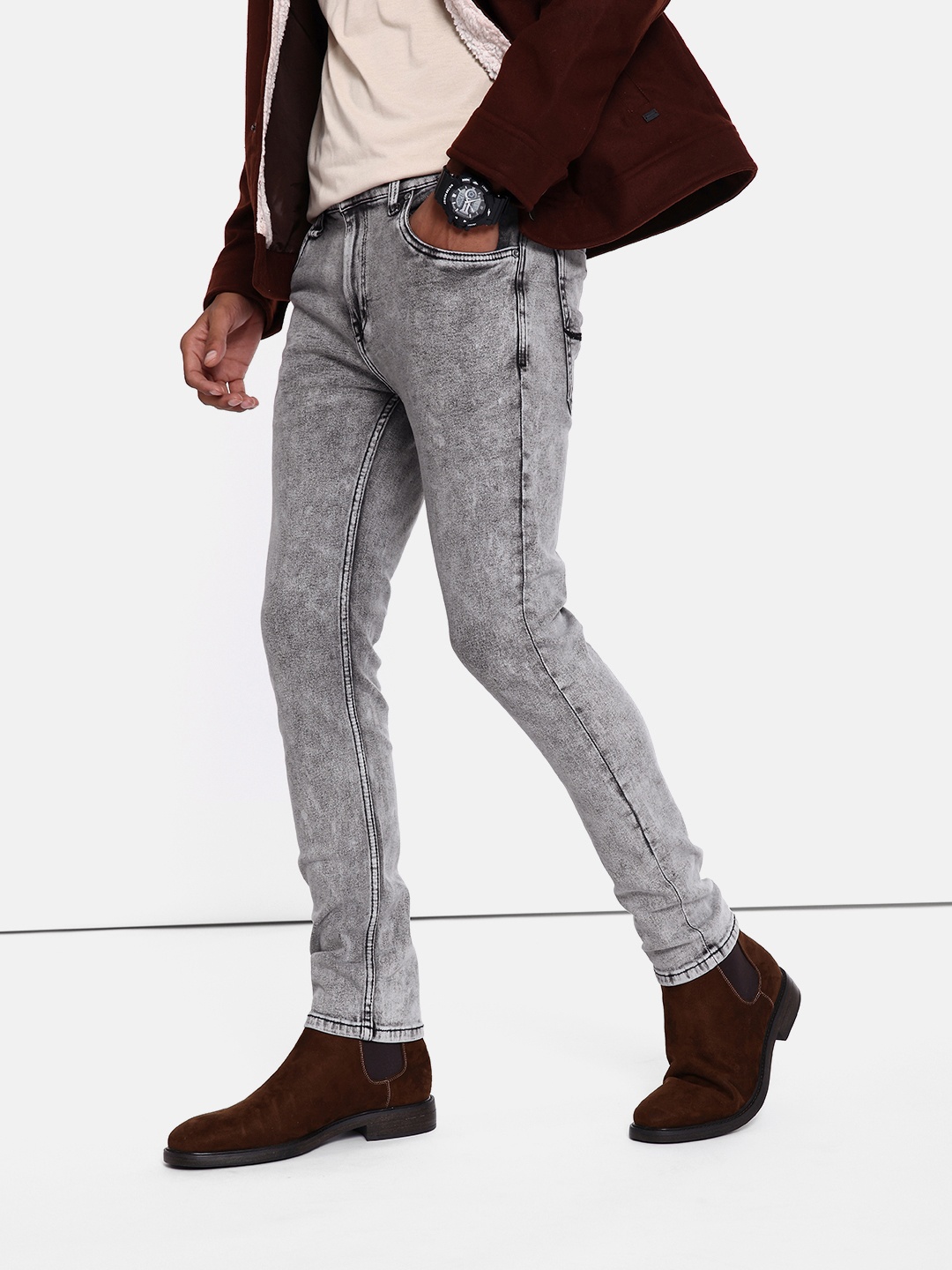 

Roadster Men Grey Skinny Fit Heavy Fade Stretchable Jeans