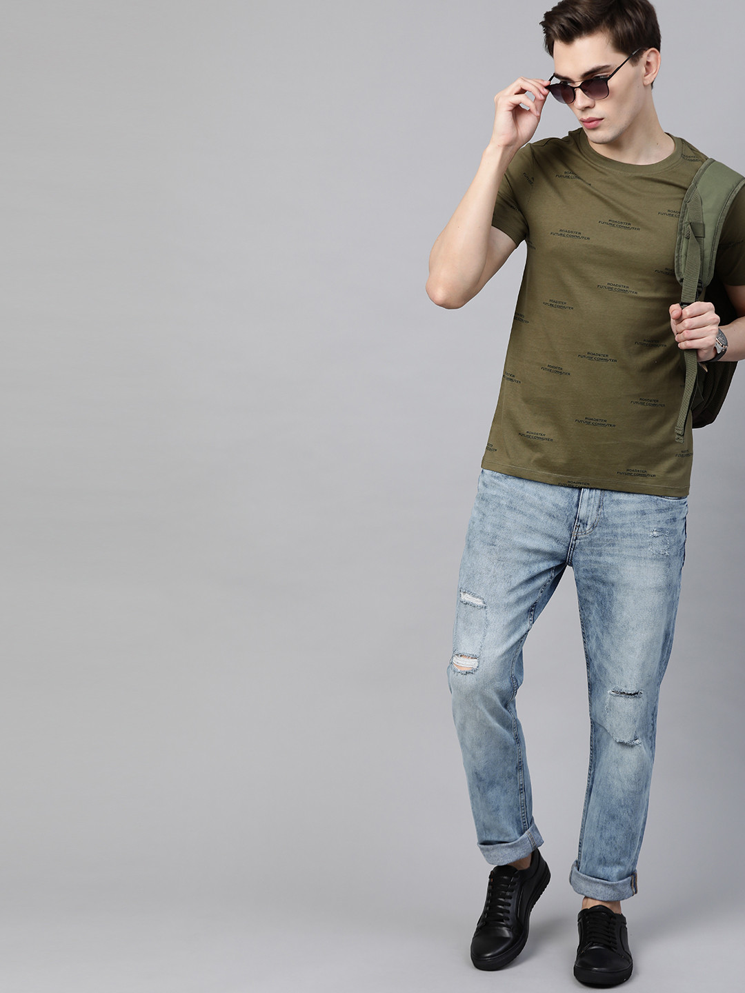 

Roadster Men Blue Slim Tapered Fit Mildly Distressed Light Fade Stretchable Jeans