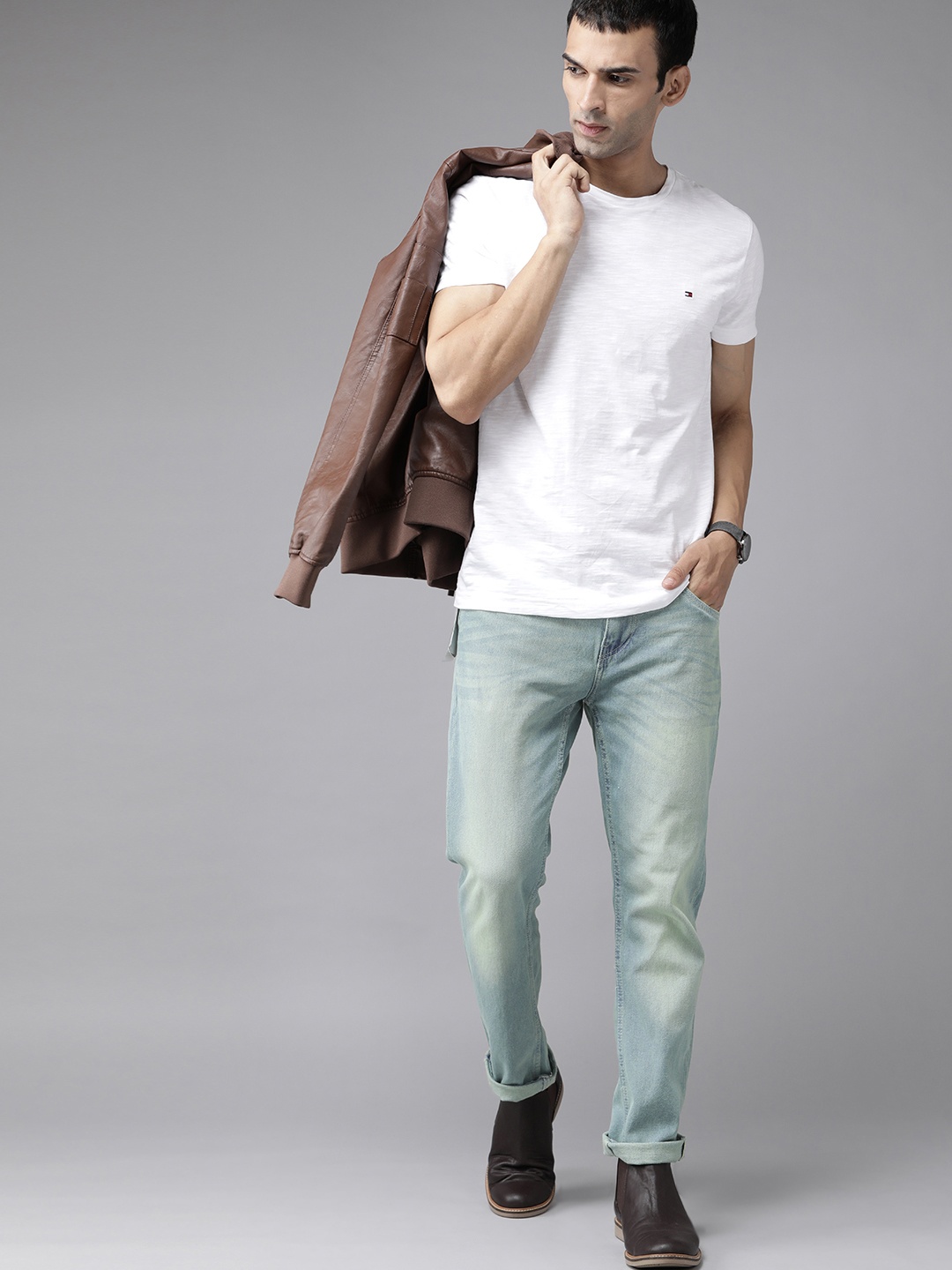 

Roadster Men Blue Slim Fit Light Fade Stretchable Jeans