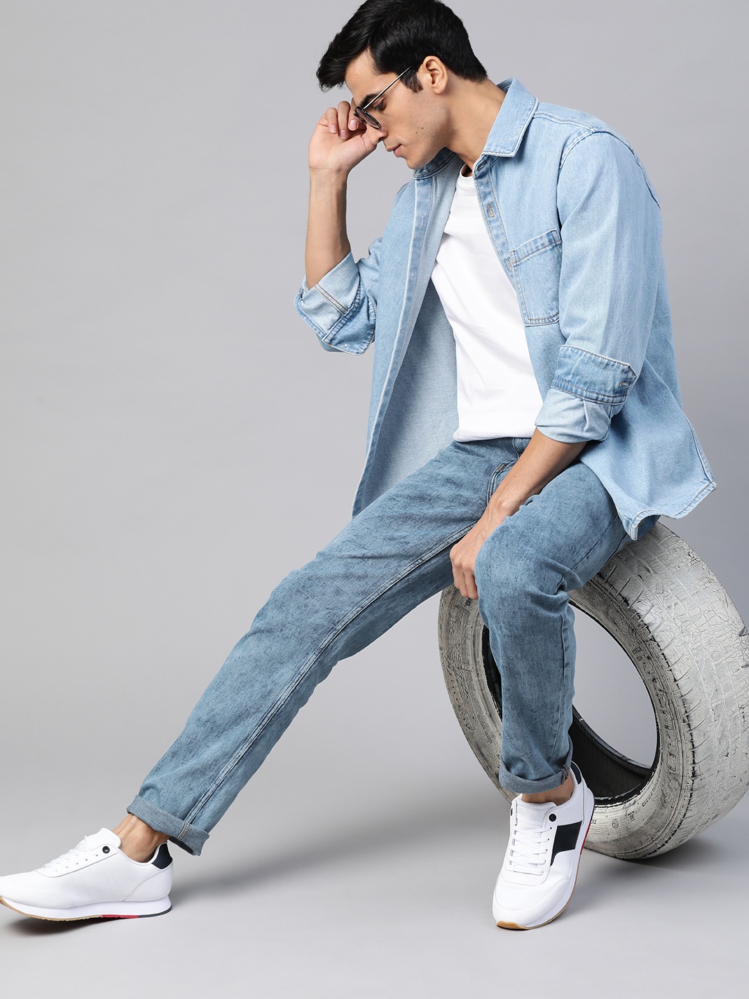 

Roadster Men Blue Slim Tapered Fit Acid Wash Stretchable Jeans