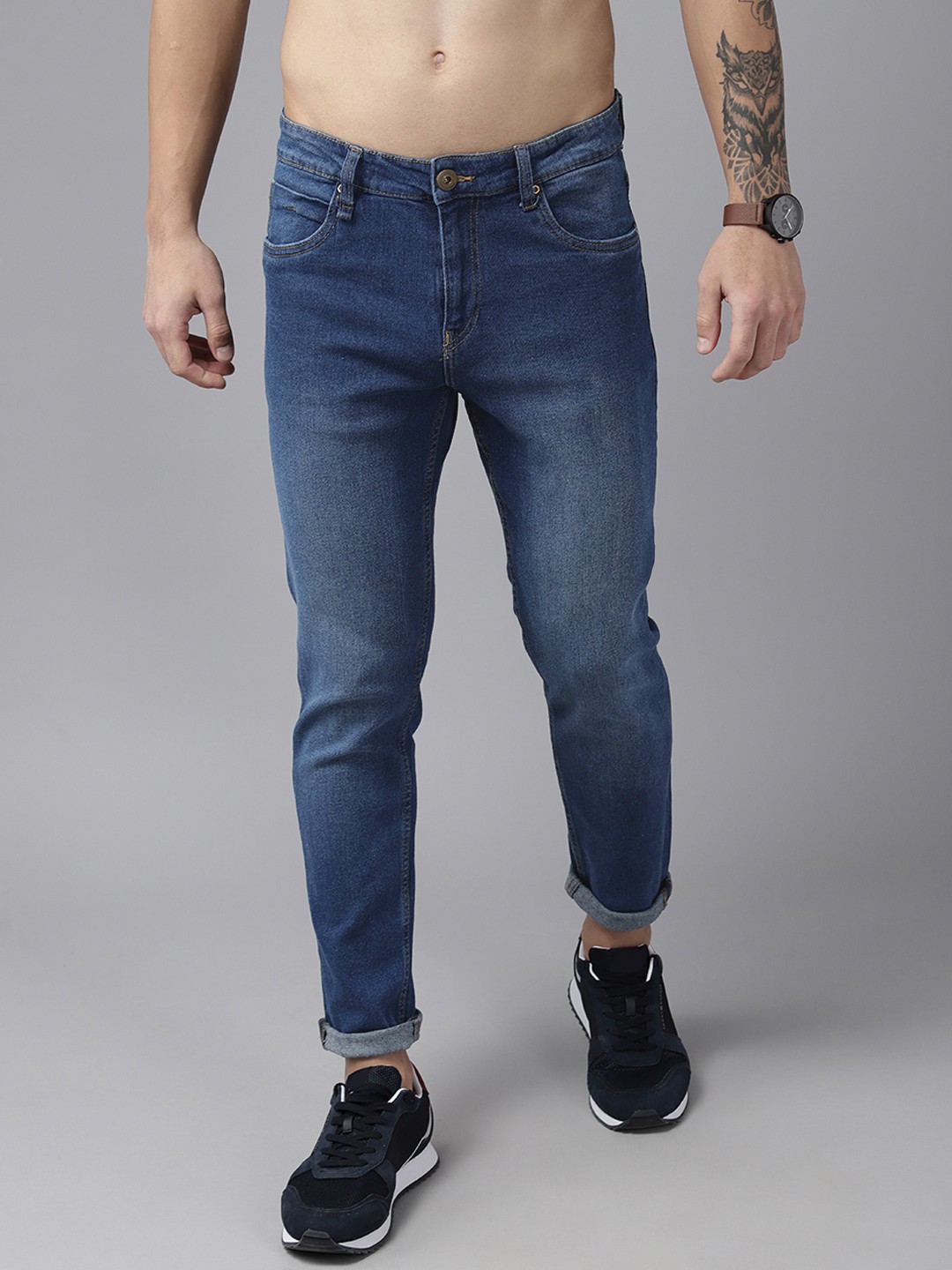 

The Roadster Lifestyle Co. Men Carrot Fit Light Fade Stretchable Jeans, Blue