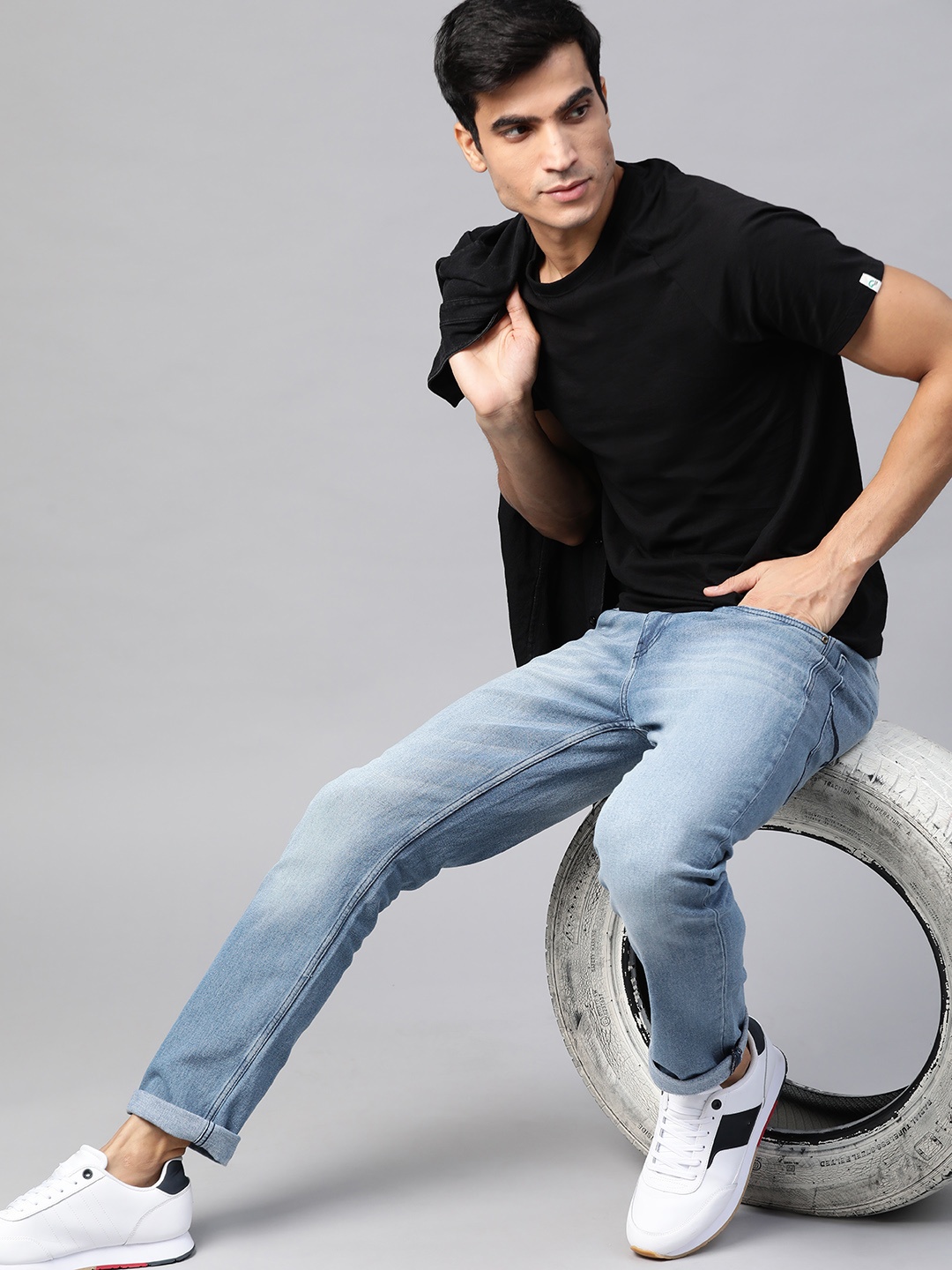 

Roadster Men Blue Skinny Fit Light Fade Stretchable Jeans