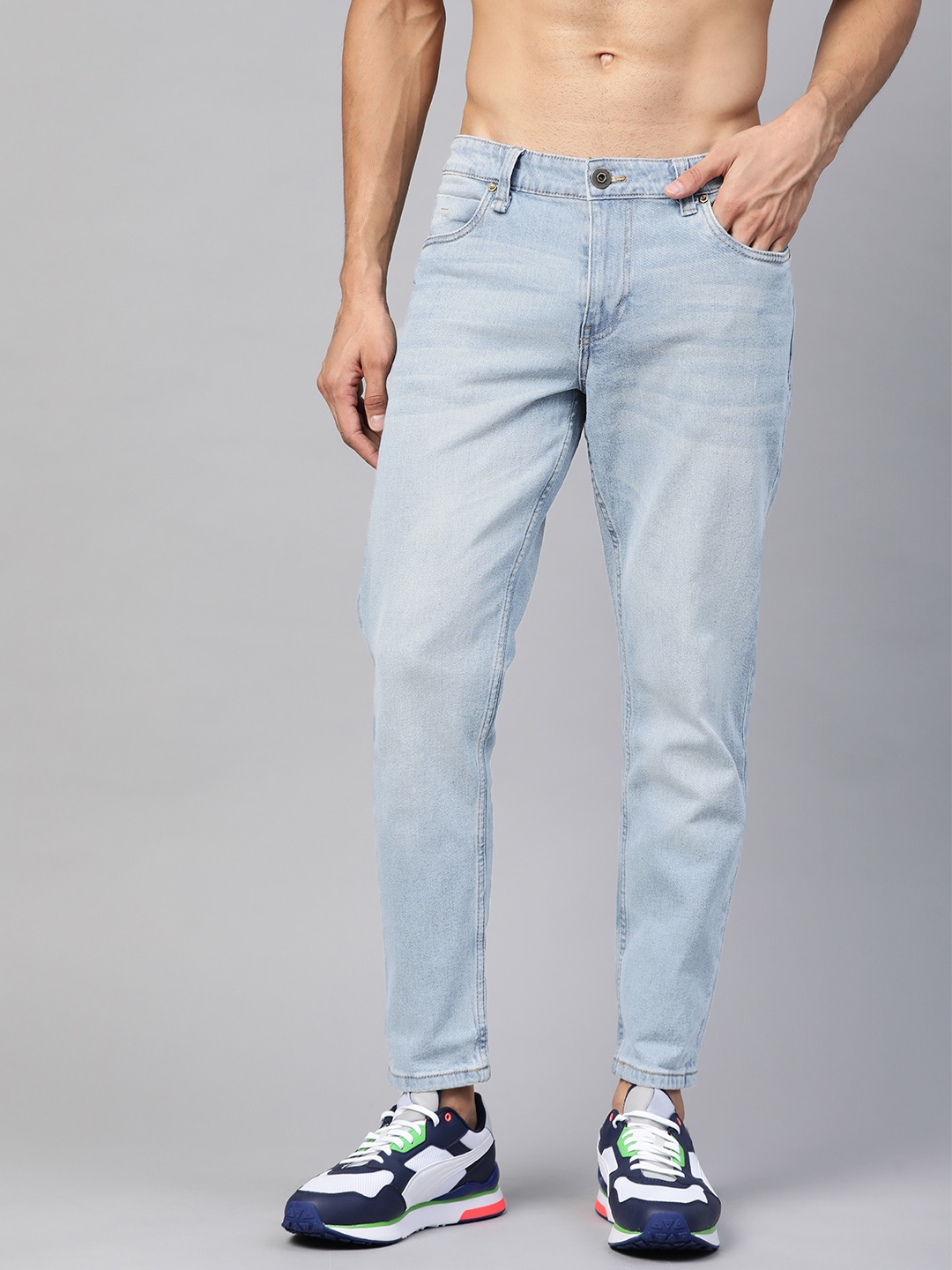 Roadster Men Blue Carrot Fit Light Fade Stretchable Jeans