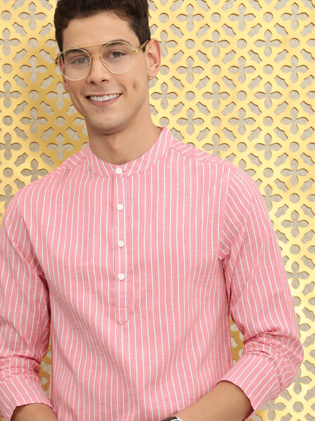 

Ode by House of Pataudi Men Pink & White Striped Kurta