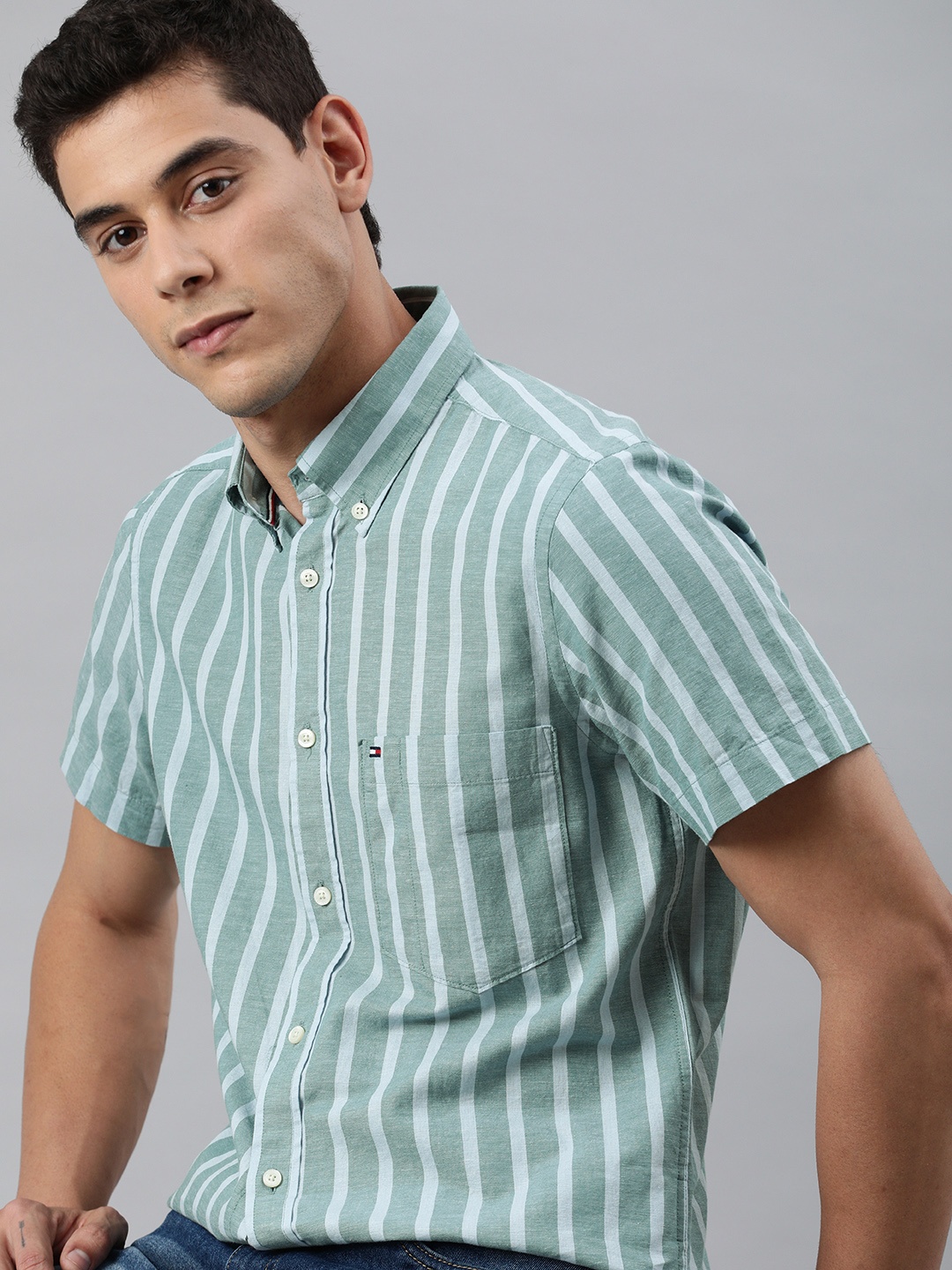 

Tommy Hilfiger Men Green & Blue Slim Fit Striped Casual Shirt