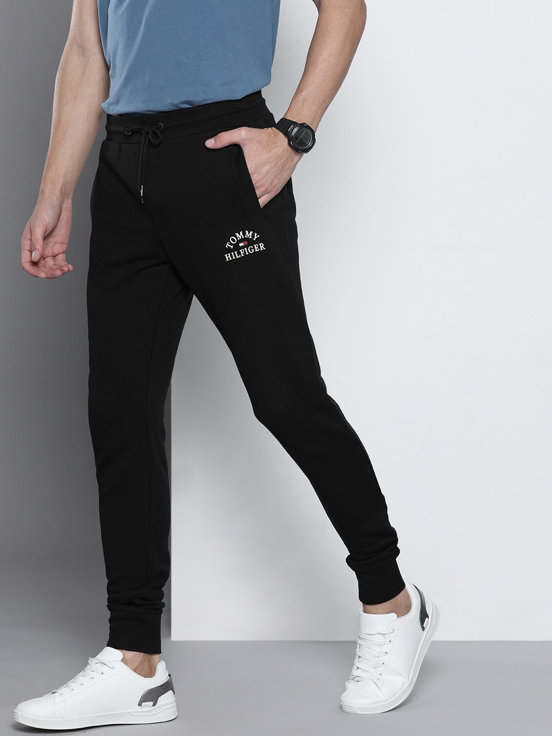 

Tommy Hilfiger Men Black Straight Fit Solid Knitted Joggers with Embroidery