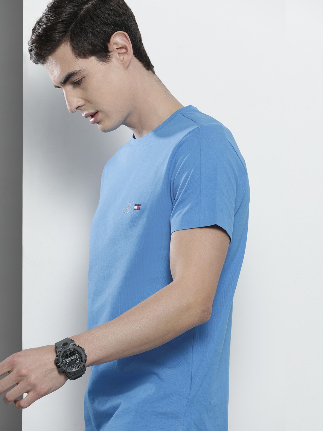 

Tommy Hilfiger Men Blue Solid 2 MB MERCEDES Round Neck Pure Cotton T-shirt