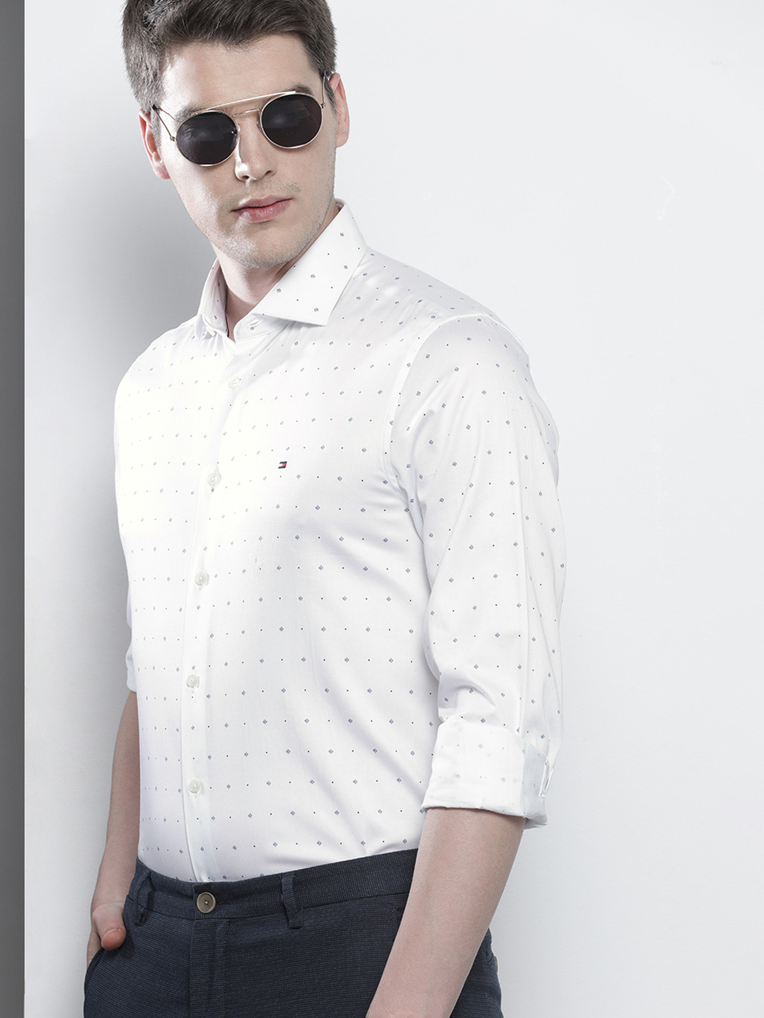 

Tommy Hilfiger Men White & Blue Regular Fit Printed Casual Shirt