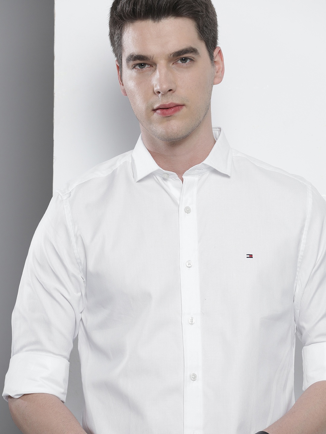 

Tommy Hilfiger Men White Regular Fit Solid Pure Cotton Casual Shirt