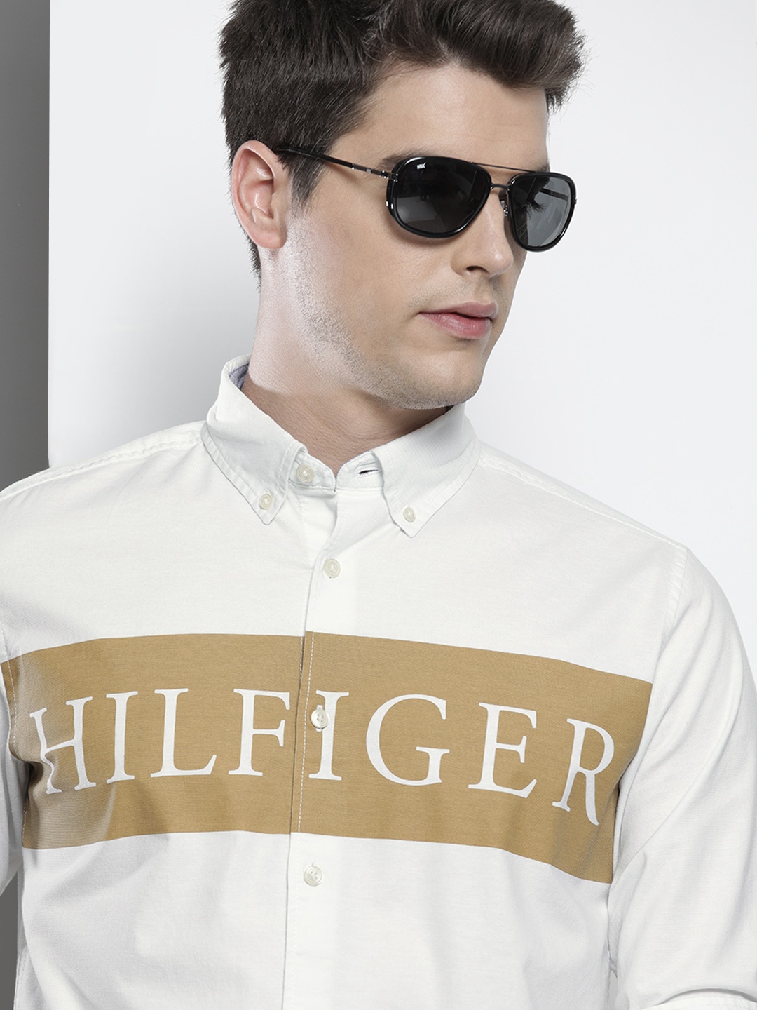 

Tommy Hilfiger Men White & Coffee Brown Slim Fit Printed Shirt