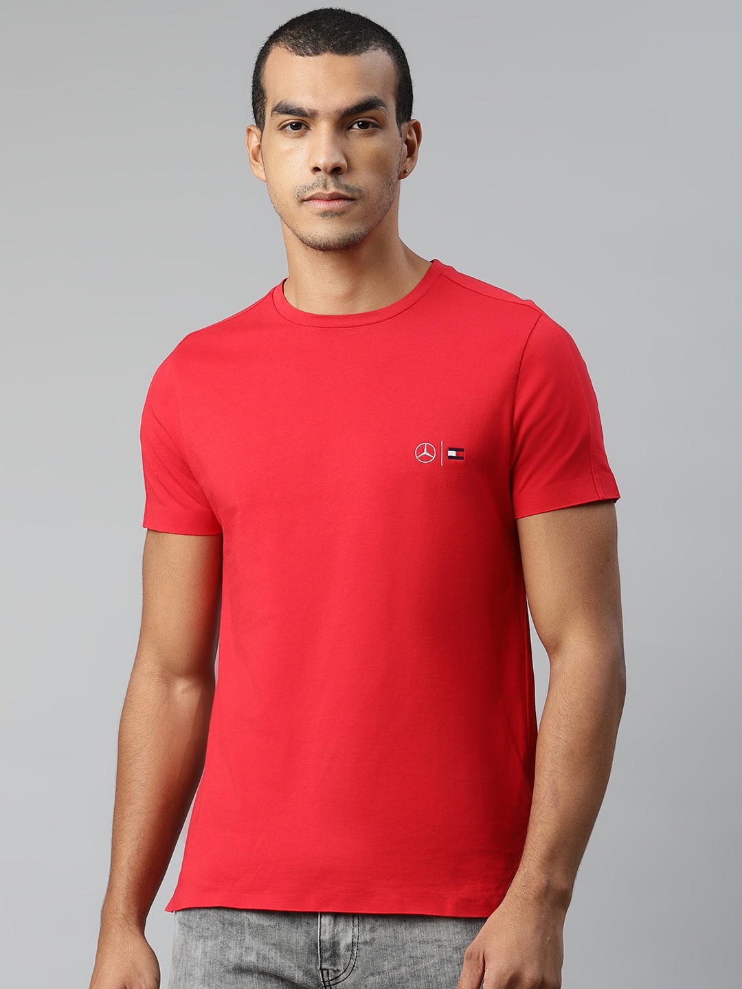 

Tommy Hilfiger Men Red Solid Round Neck Pure Cotton T-shirt