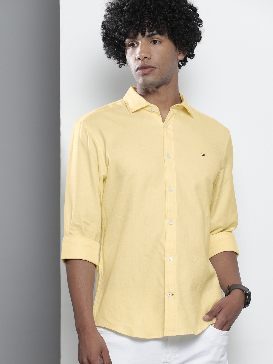 

Tommy Hilfiger Men Yellow Regular Fit Solid Casual Shirt