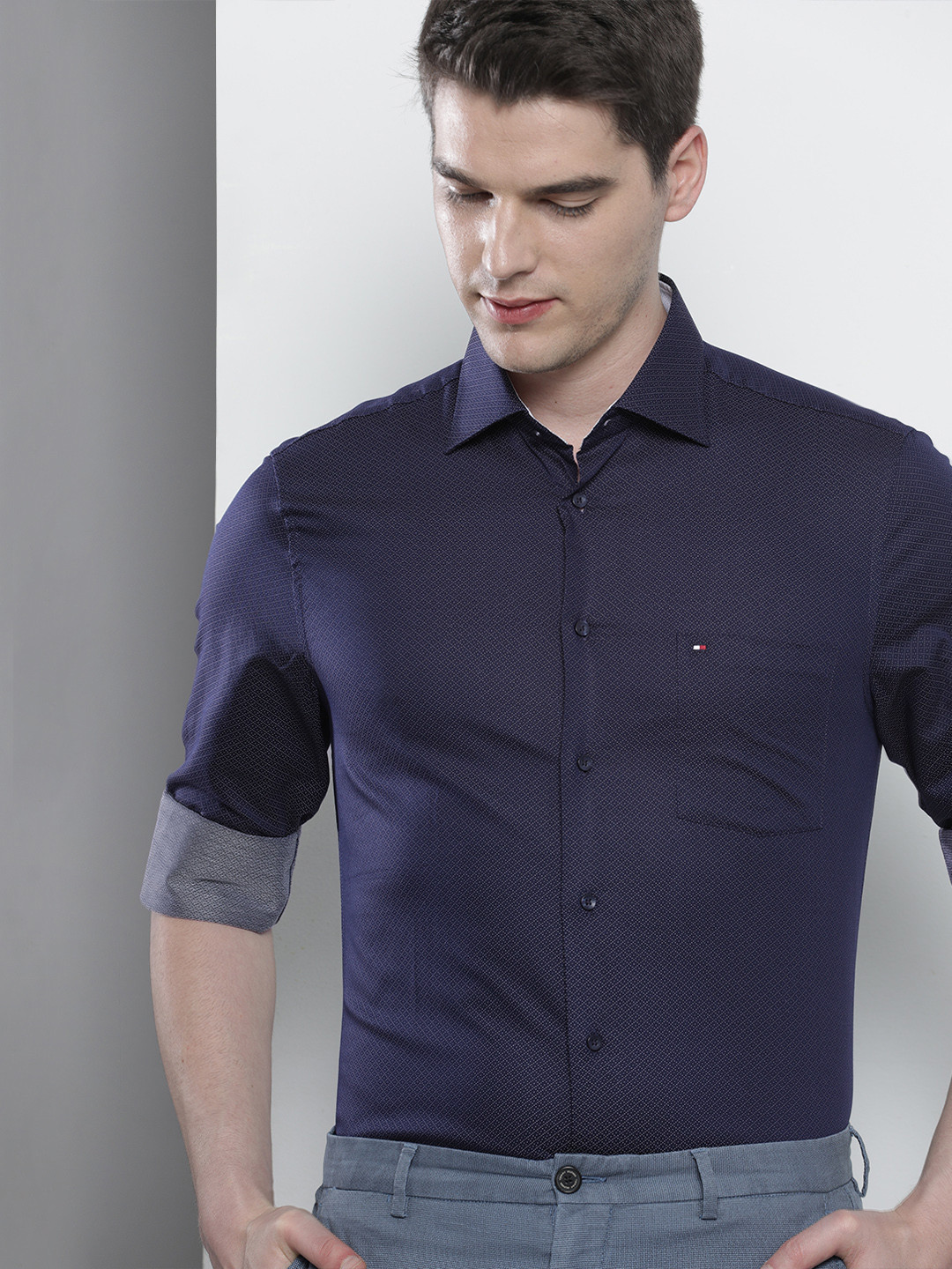 

Tommy Hilfiger Men Navy Blue Tailored Fit Printed Pure Cotton Casual Shirt