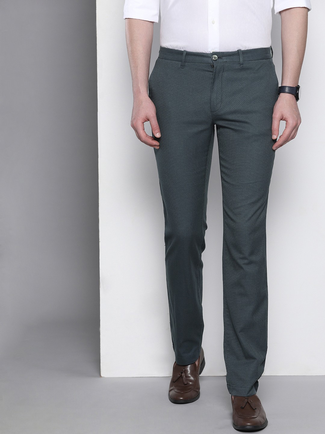 

Tommy Hilfiger Men Navy Blue Straight Fit Trouser