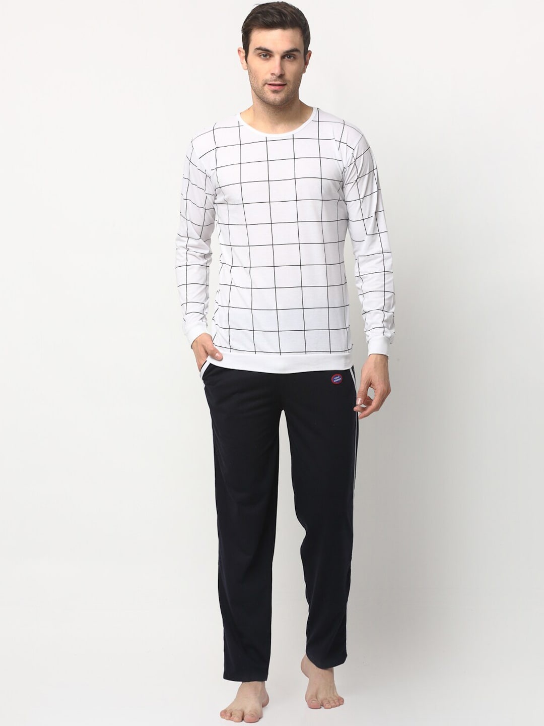 

VIMAL JONNEY Men White & Navy Blue Checked Night Suit