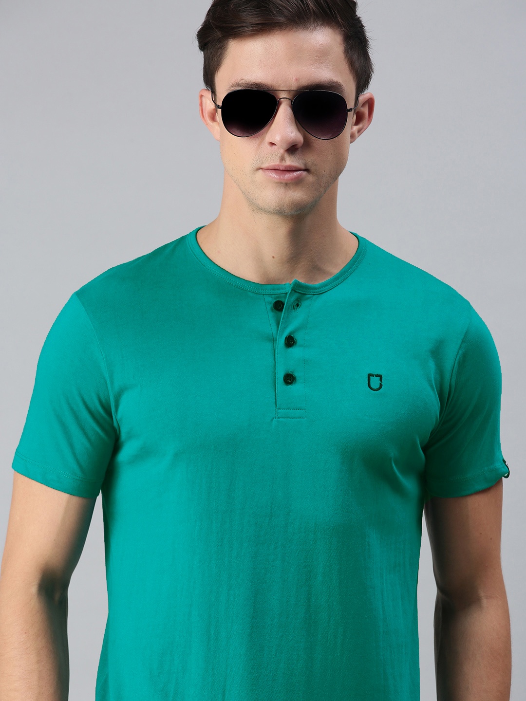 

Urbano Fashion Men Green Henley Neck Pure Cotton Slim Fit Pure Cotton T-shirt