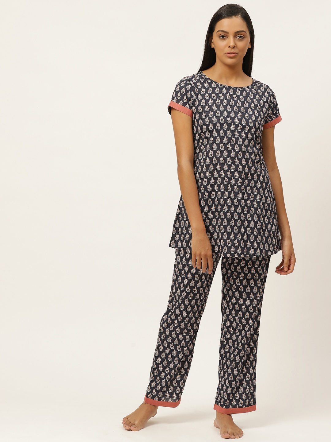 

Laabha Women Navy Blue & Pink Pure Cotton Printed Night suit