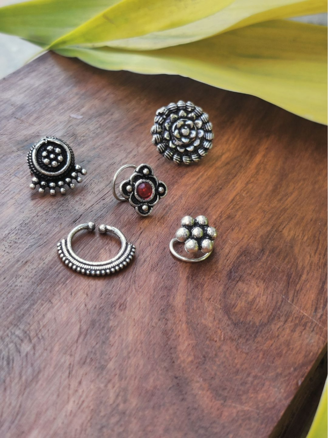 

FIROZA Set of 5 Oxidised Silver-Toned Slip-On Nosepins