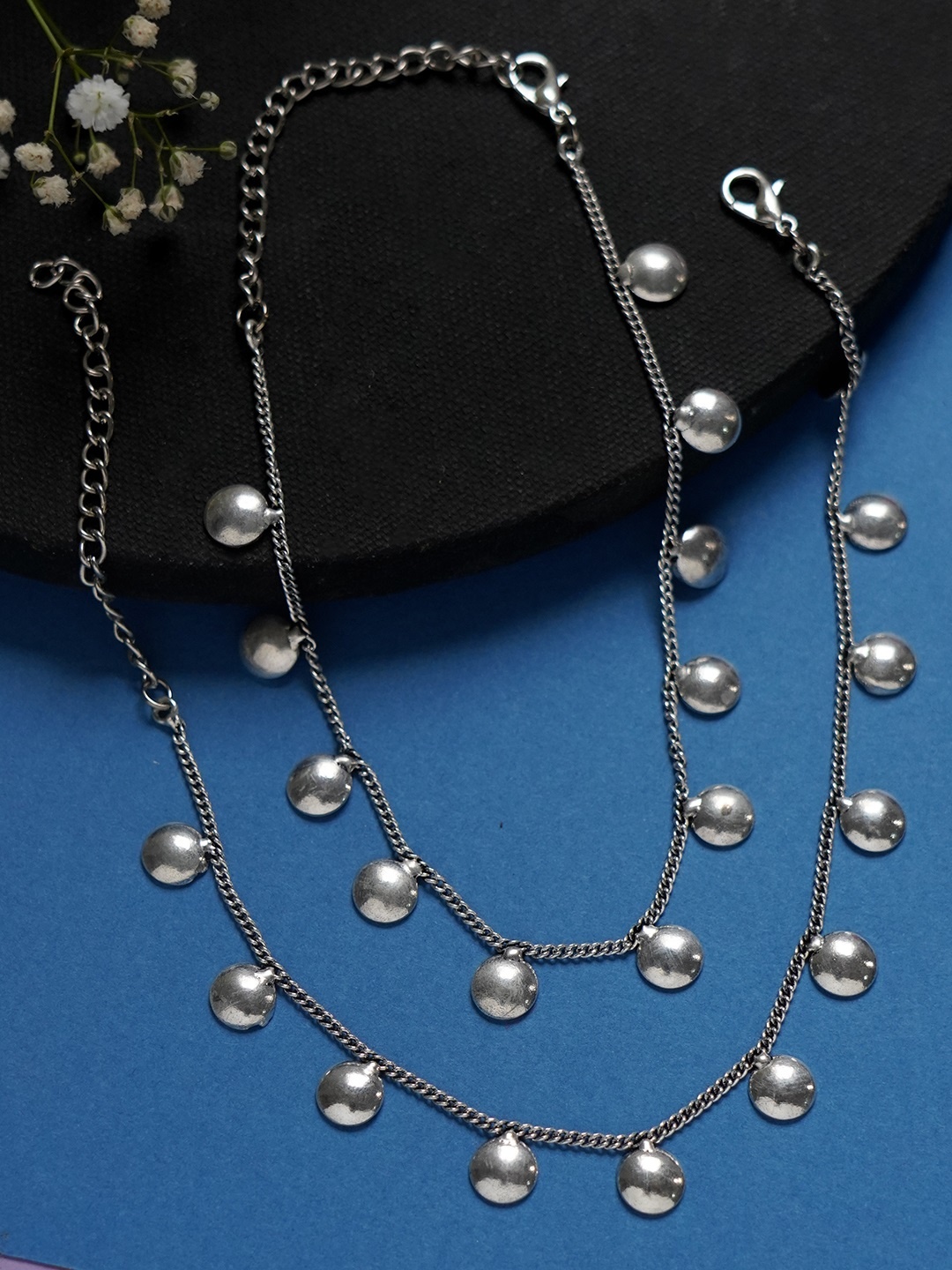 

FIROZA Set of 2 Silver-Toned Oxidised Anklets with Circular Charm Detail