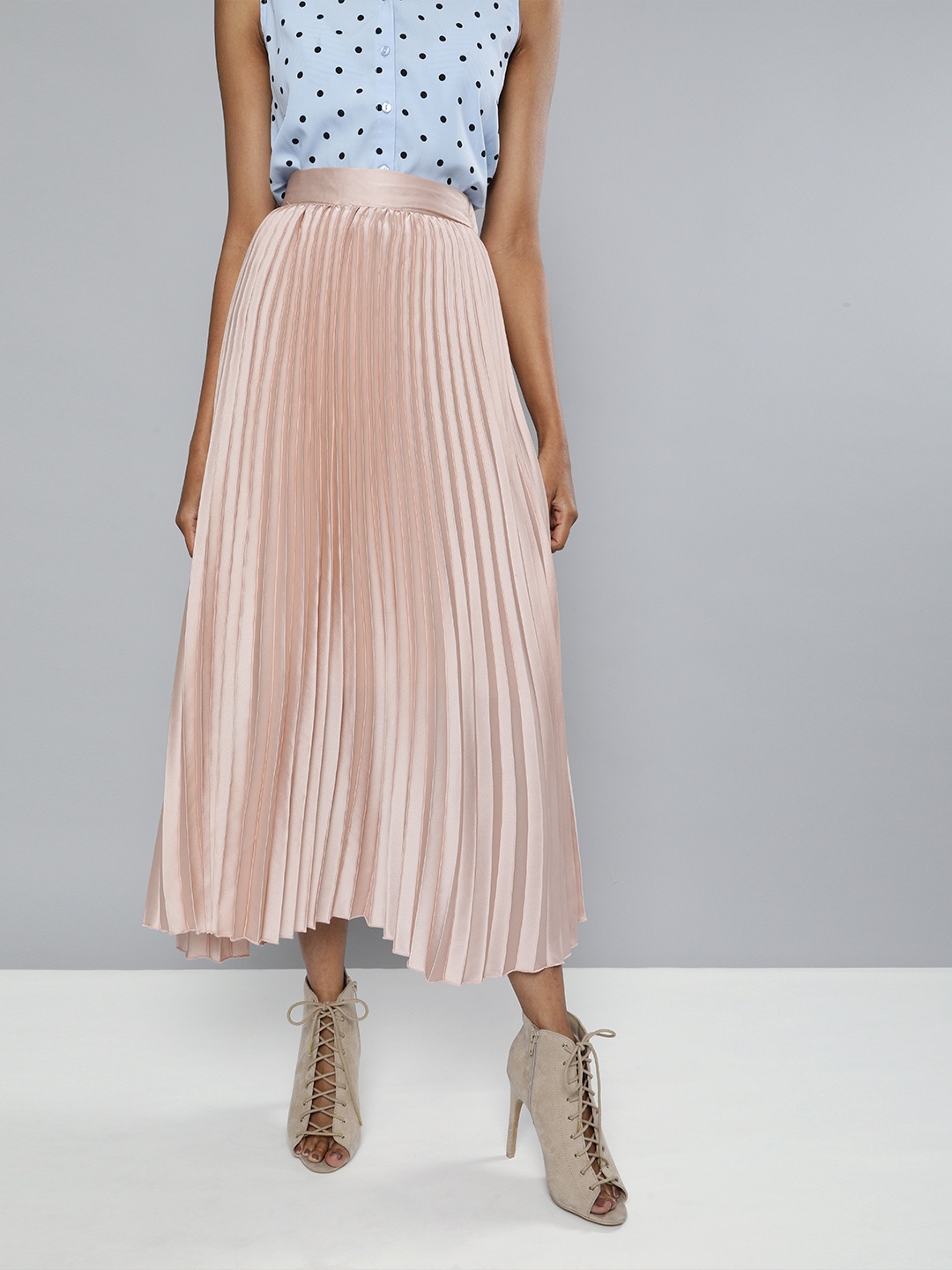 

SASSAFRAS Women Peach-Coloured Solid Accordion Pleated Flared Maxi Skirt