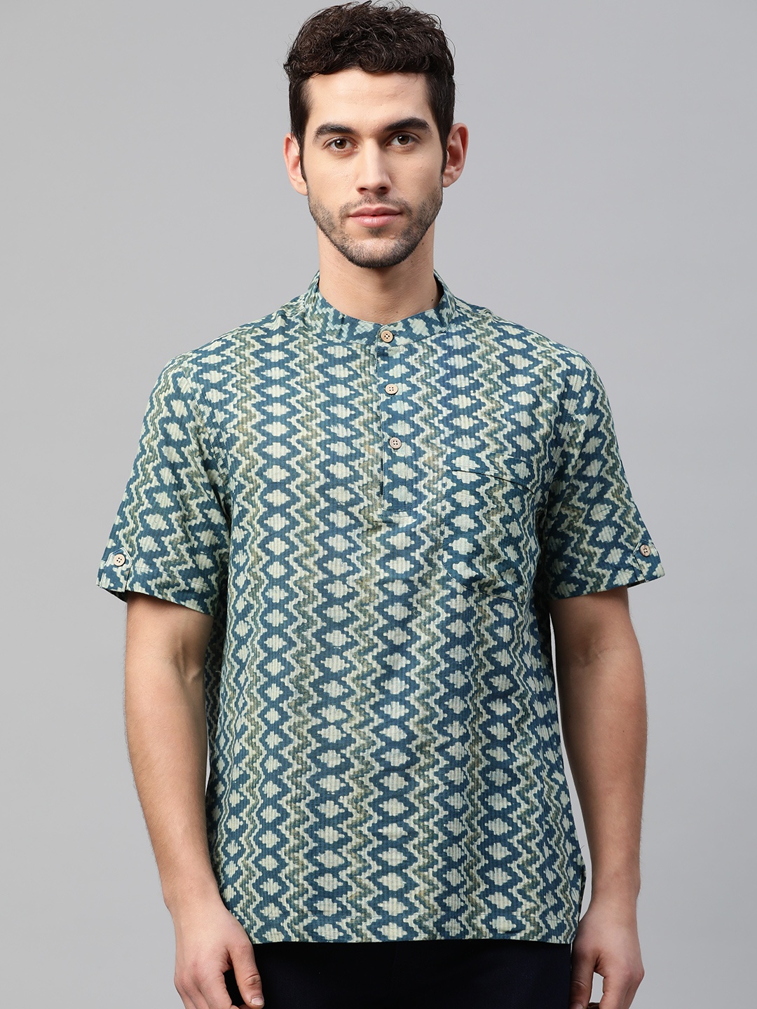 

Fabindia Men Teal & Green Pure Cotton Geometric Printed Kurta