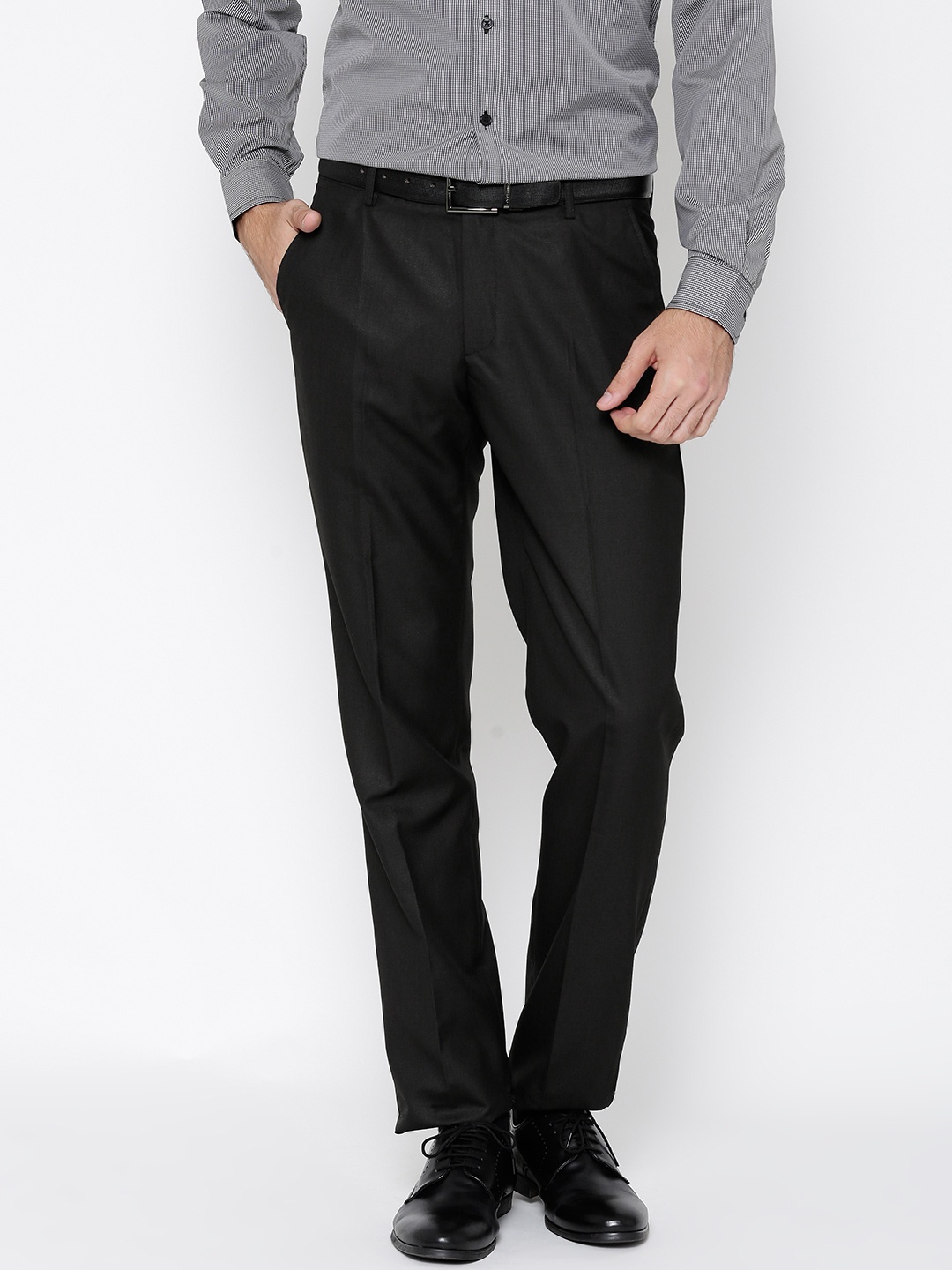 

Black coffee Men Black Solid Slim Fit Flat-Front Trousers