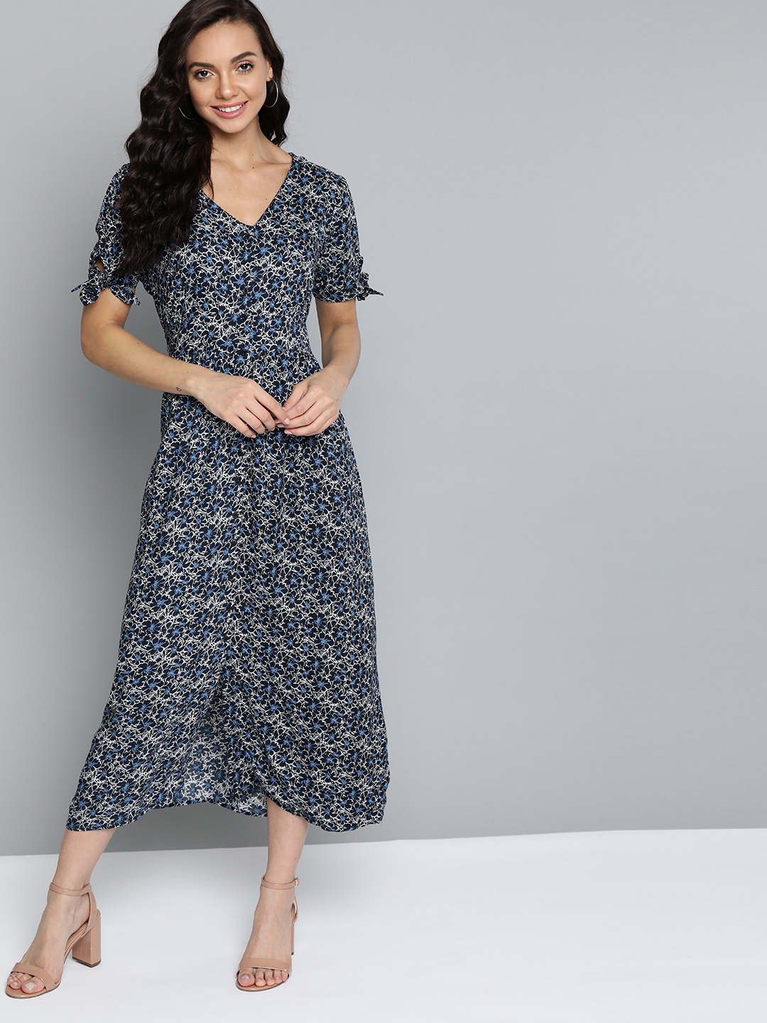 

Mast & Harbour Navy Blue & White Floral Print A-Line Dress
