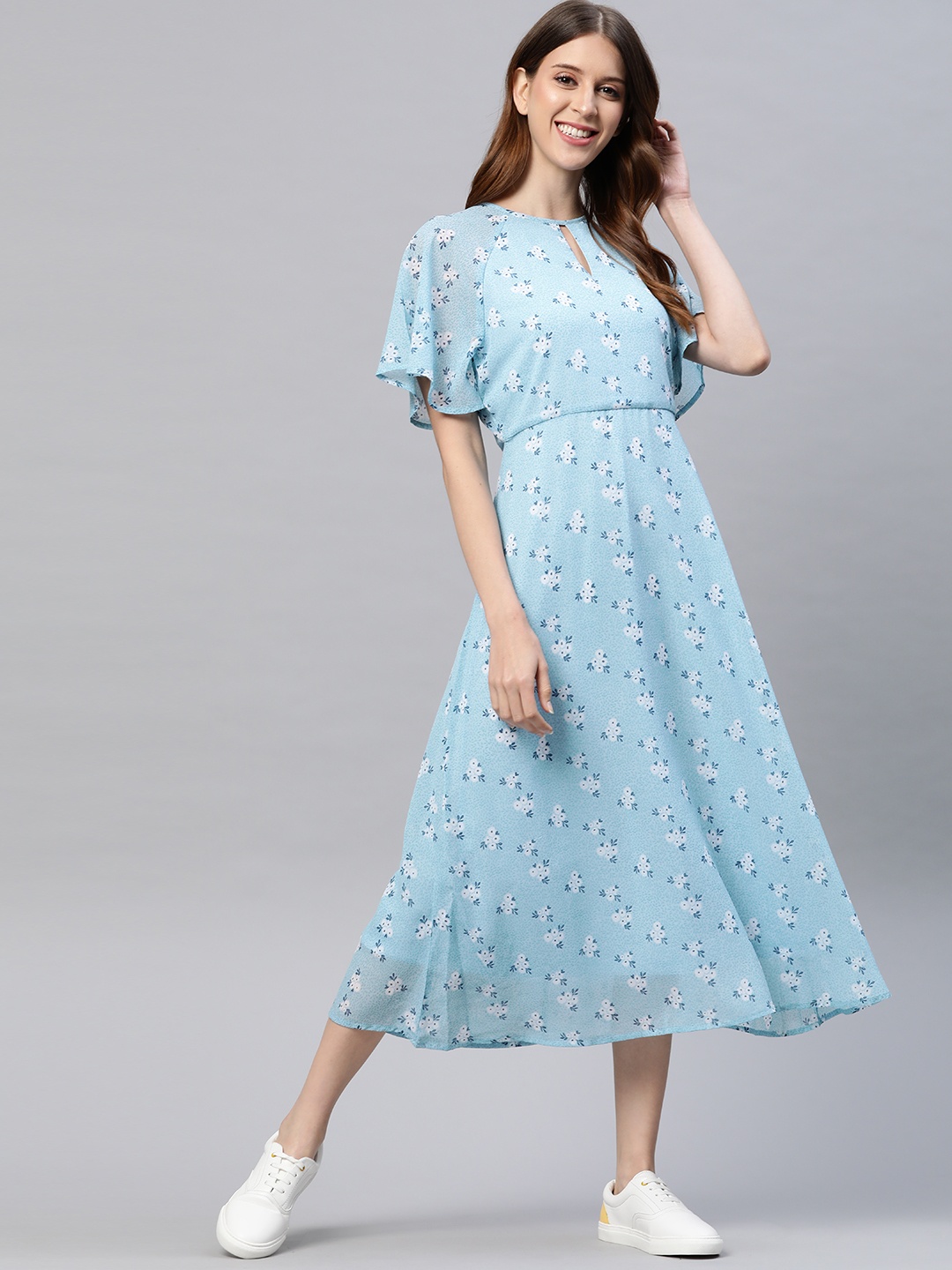 

Mast & Harbour Blue & White Floral Keyhole Neck A-Line Midi Dress