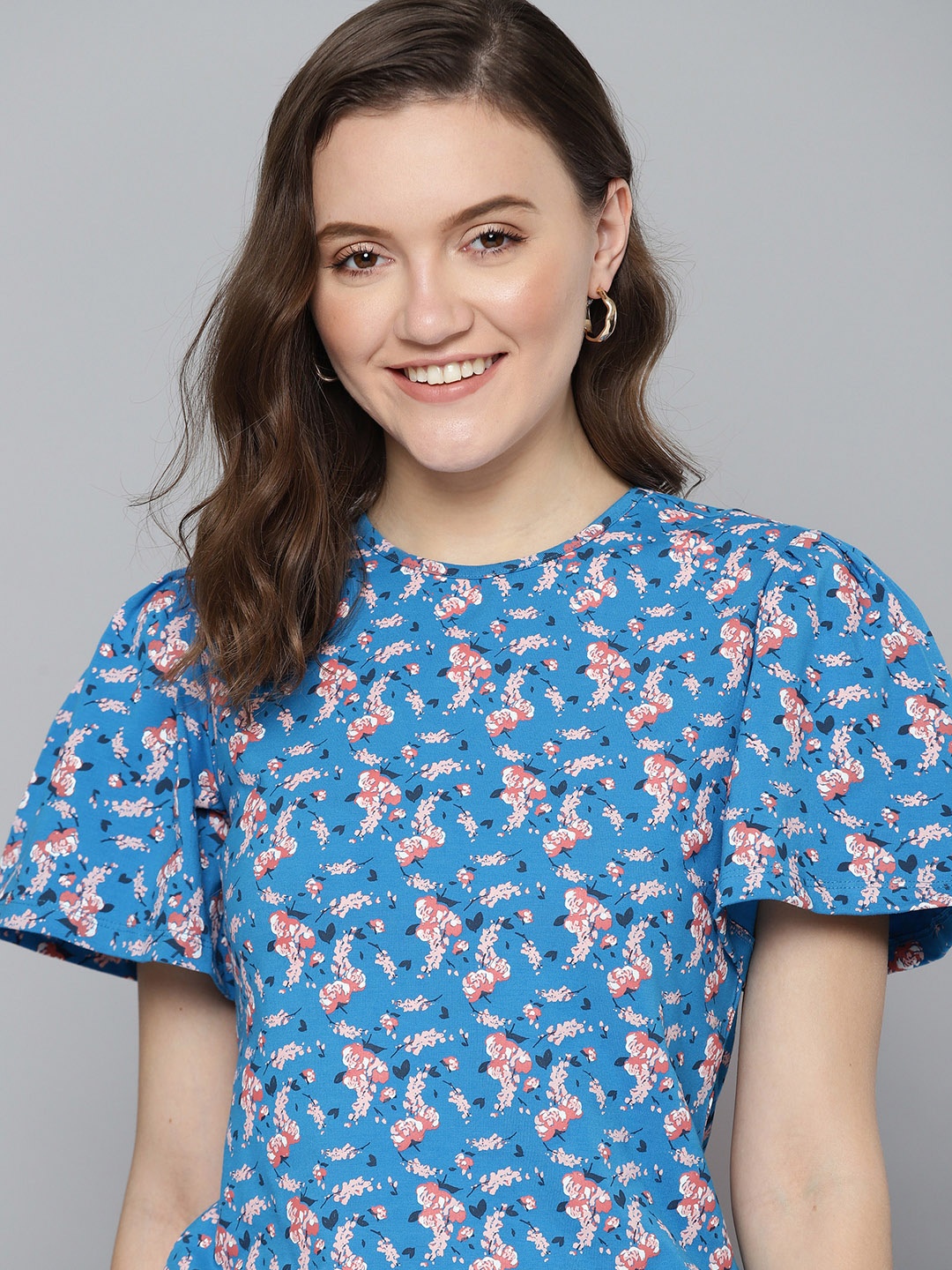 

Mast & Harbour Blue & Pink Floral Printed Regular Top