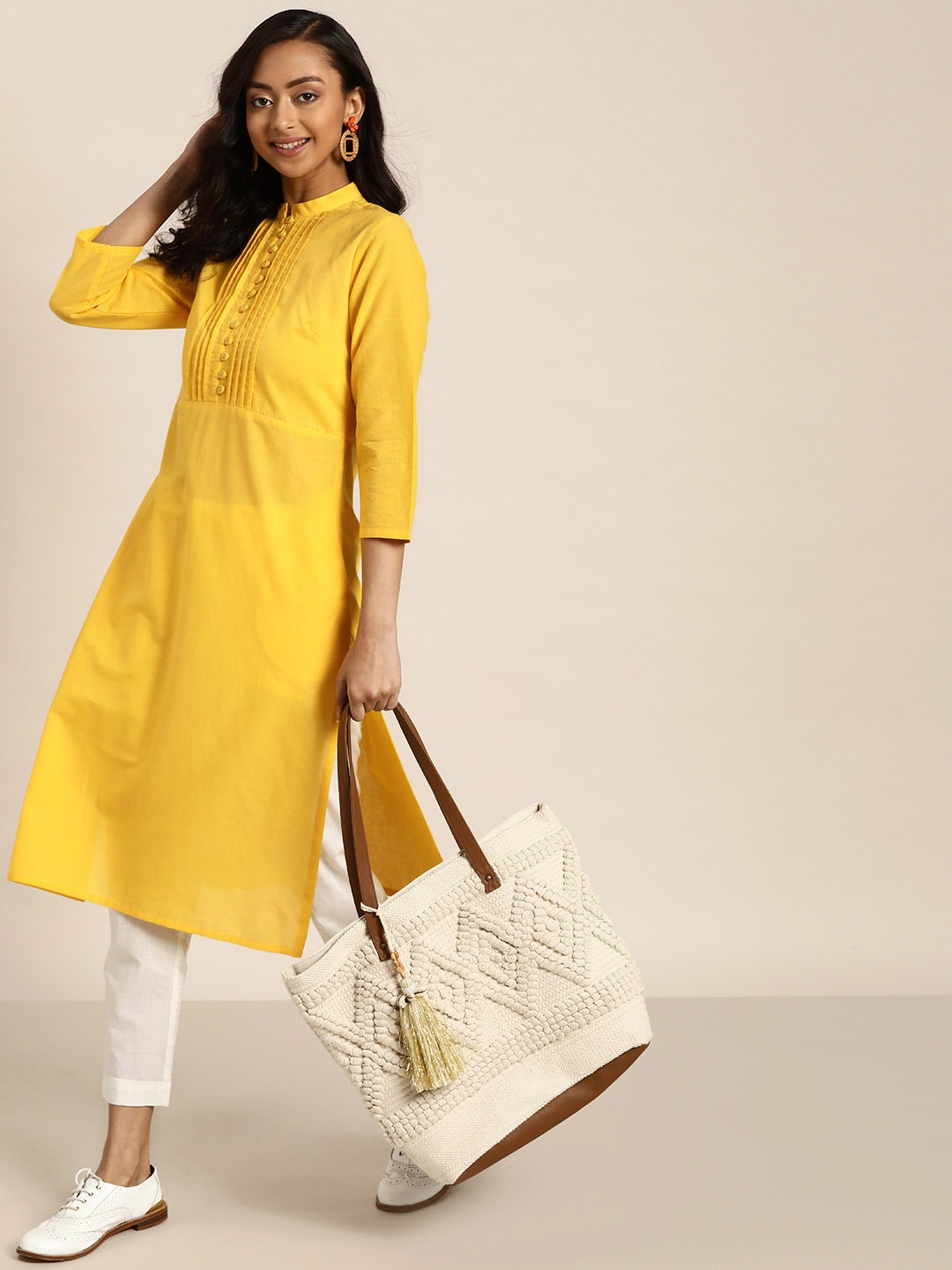 

Sangria Women Yellow Solid Pleated Straight Kurta