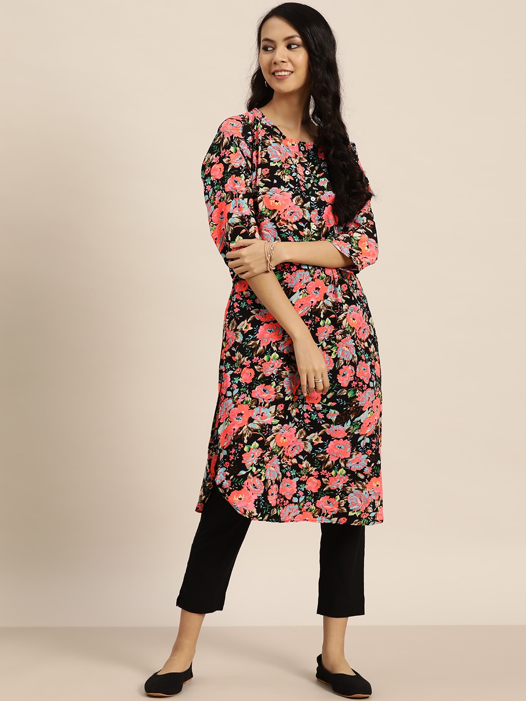 

Sangria Women Black & Pink Floral Printed Floral Kurta