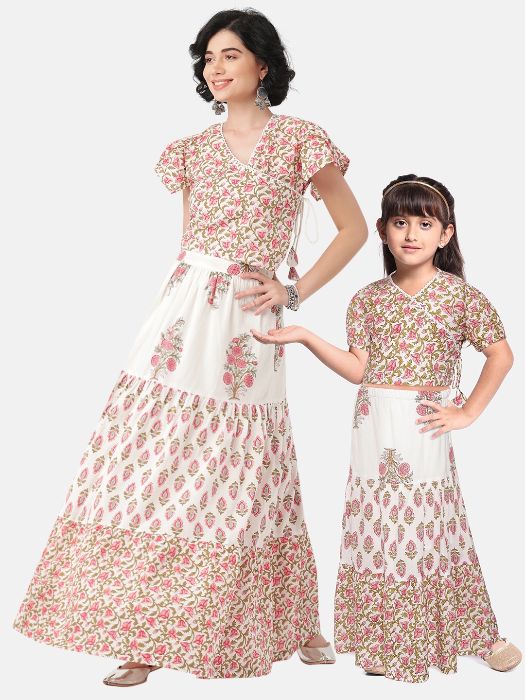 

Sangria Women White & Pink Printed Pure Cotton Lehenga Choli