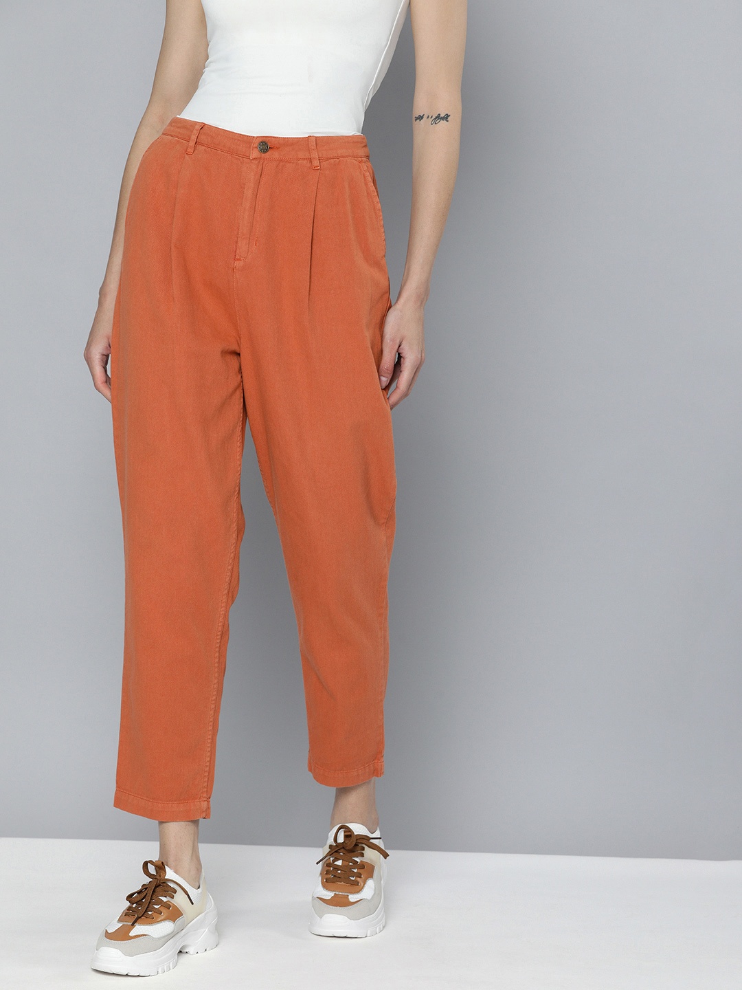 

Mast & Harbour Women Rust Brown Pleated Barrel Leg Trousers