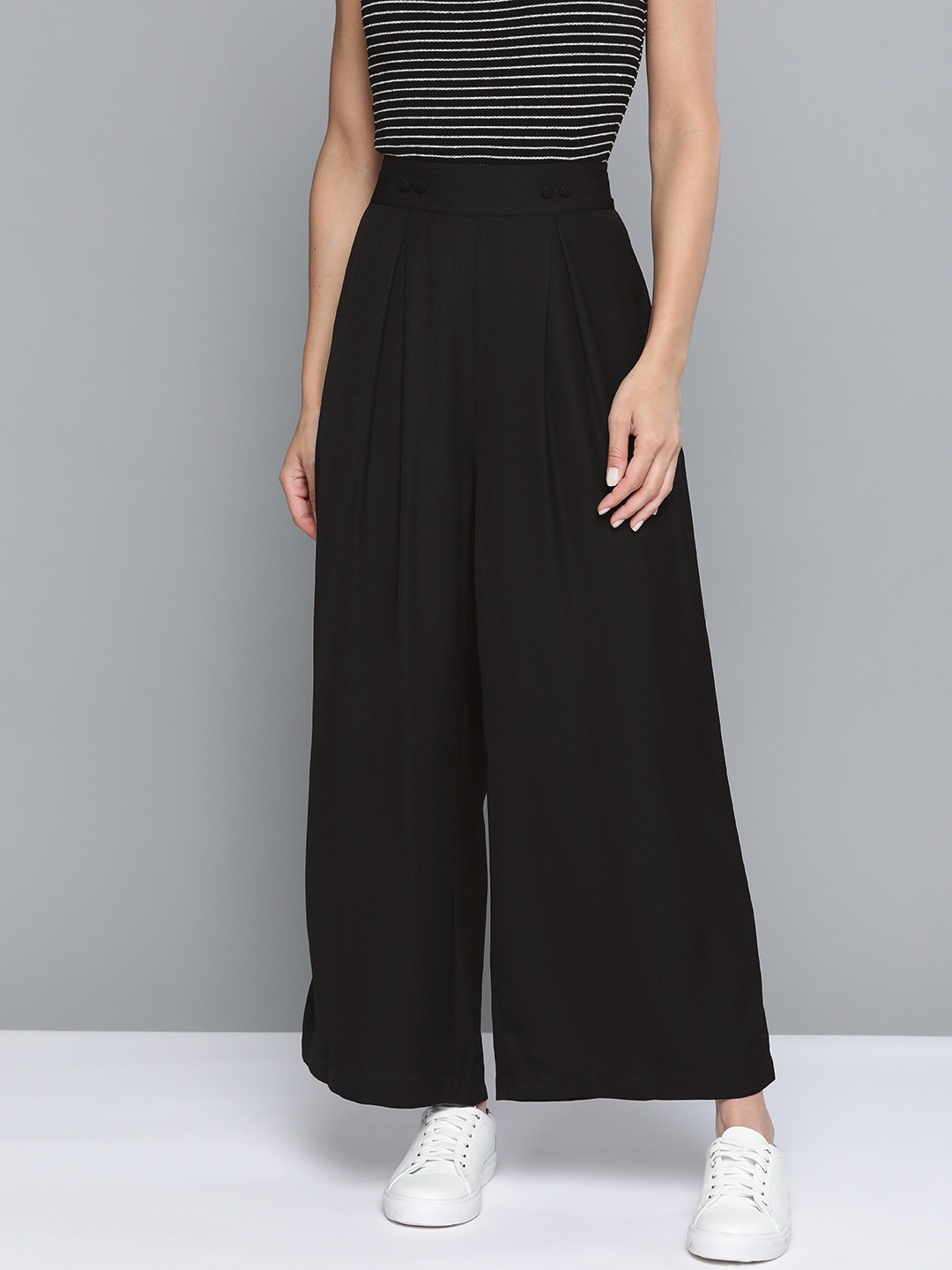 

Mast & Harbour Women Black Wide Leg Pleated Trousers