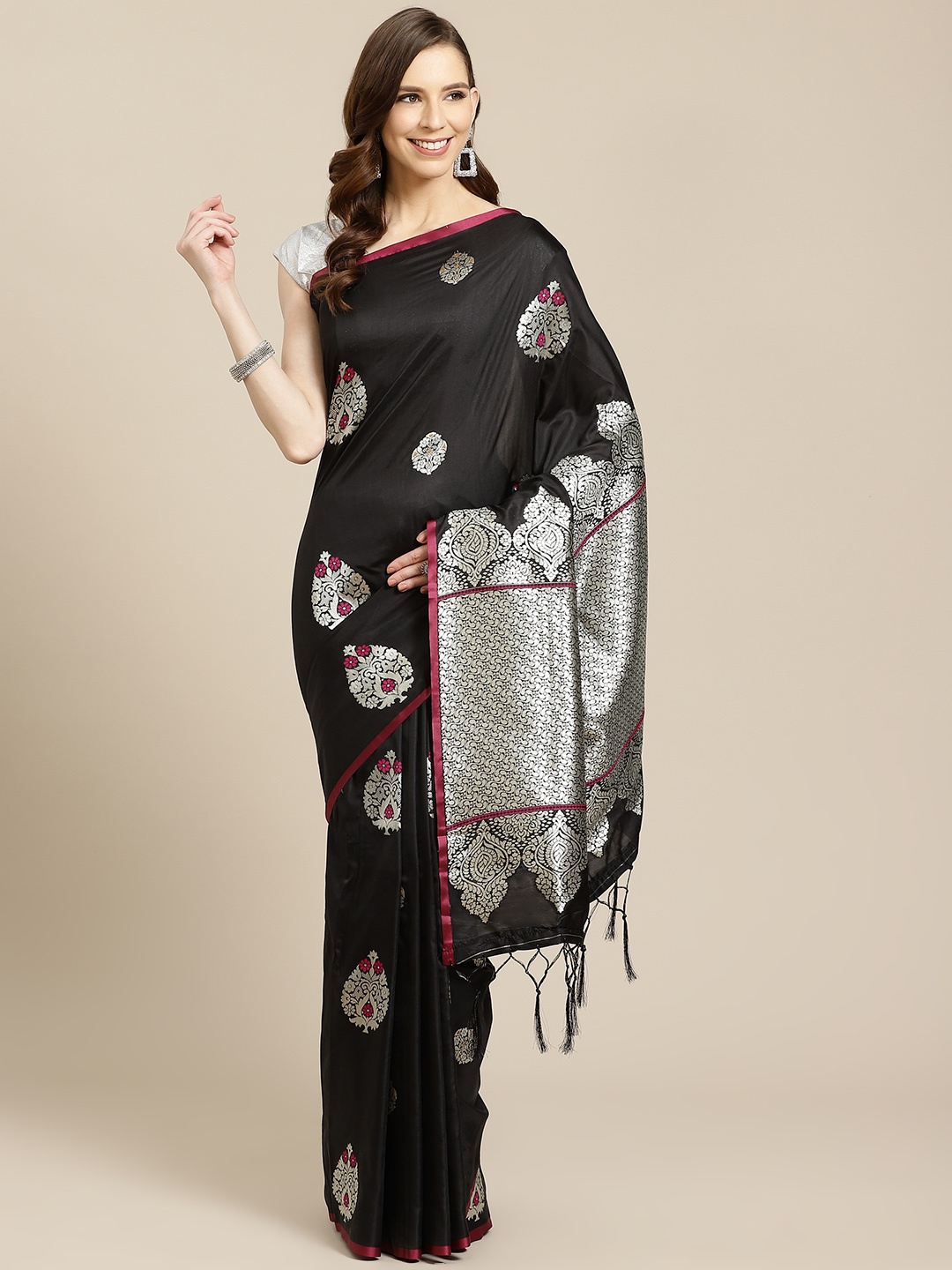 

SHOPGARB Black & Silver-Toned Silk Cotton Woven Design Banarasi Saree