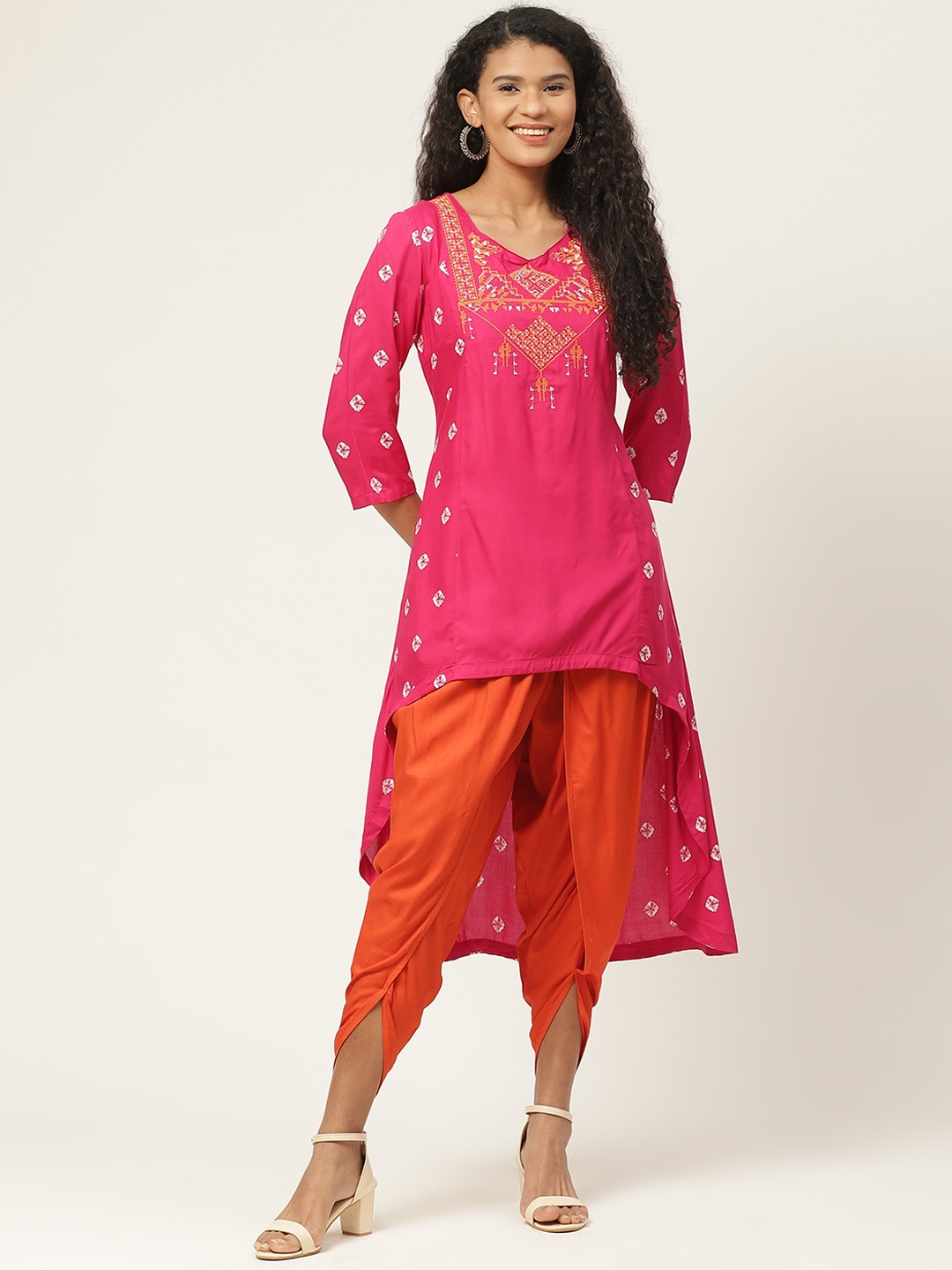 

Sangria Women Pink & Orange Bandhani Printed Panelled Thread Work Kurta with Dhoti Pants