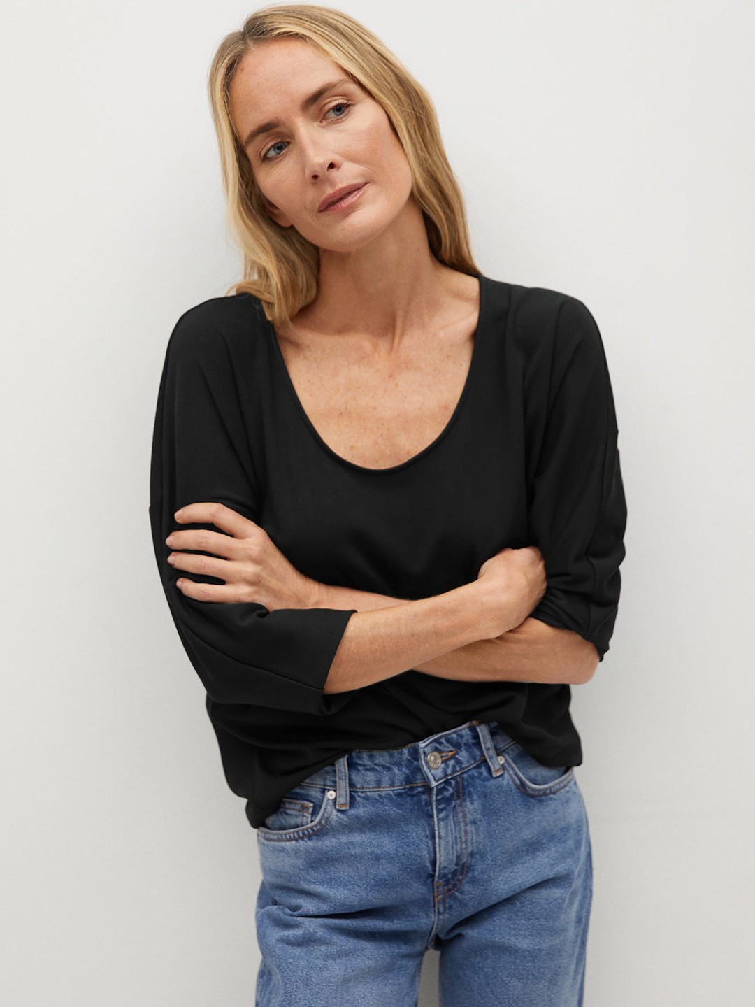 

MANGO Women Black Solid Scoop Neck T-shirt With Drop-Shoulder Sleeves